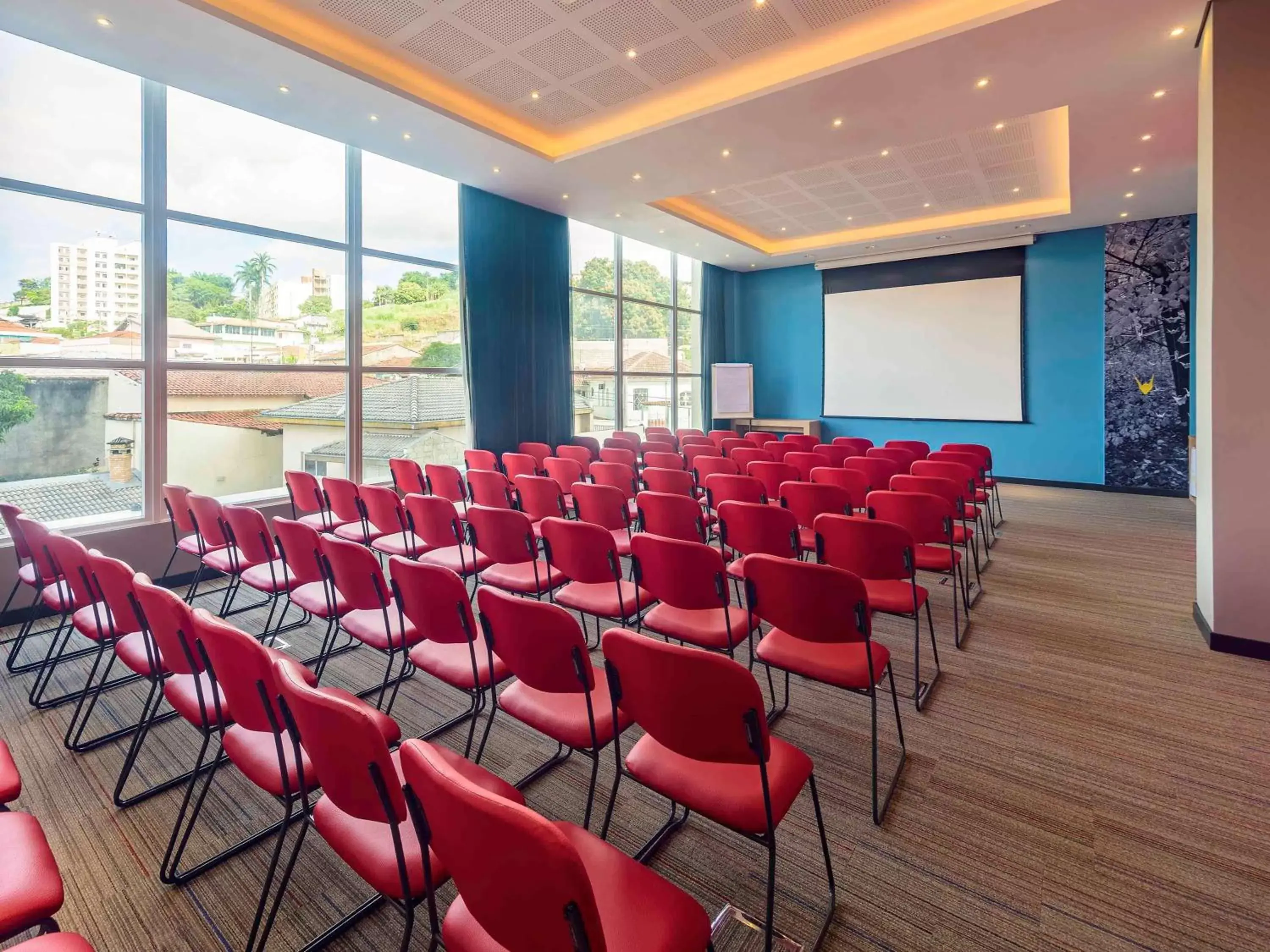 Meeting/conference room in ibis Jacarei