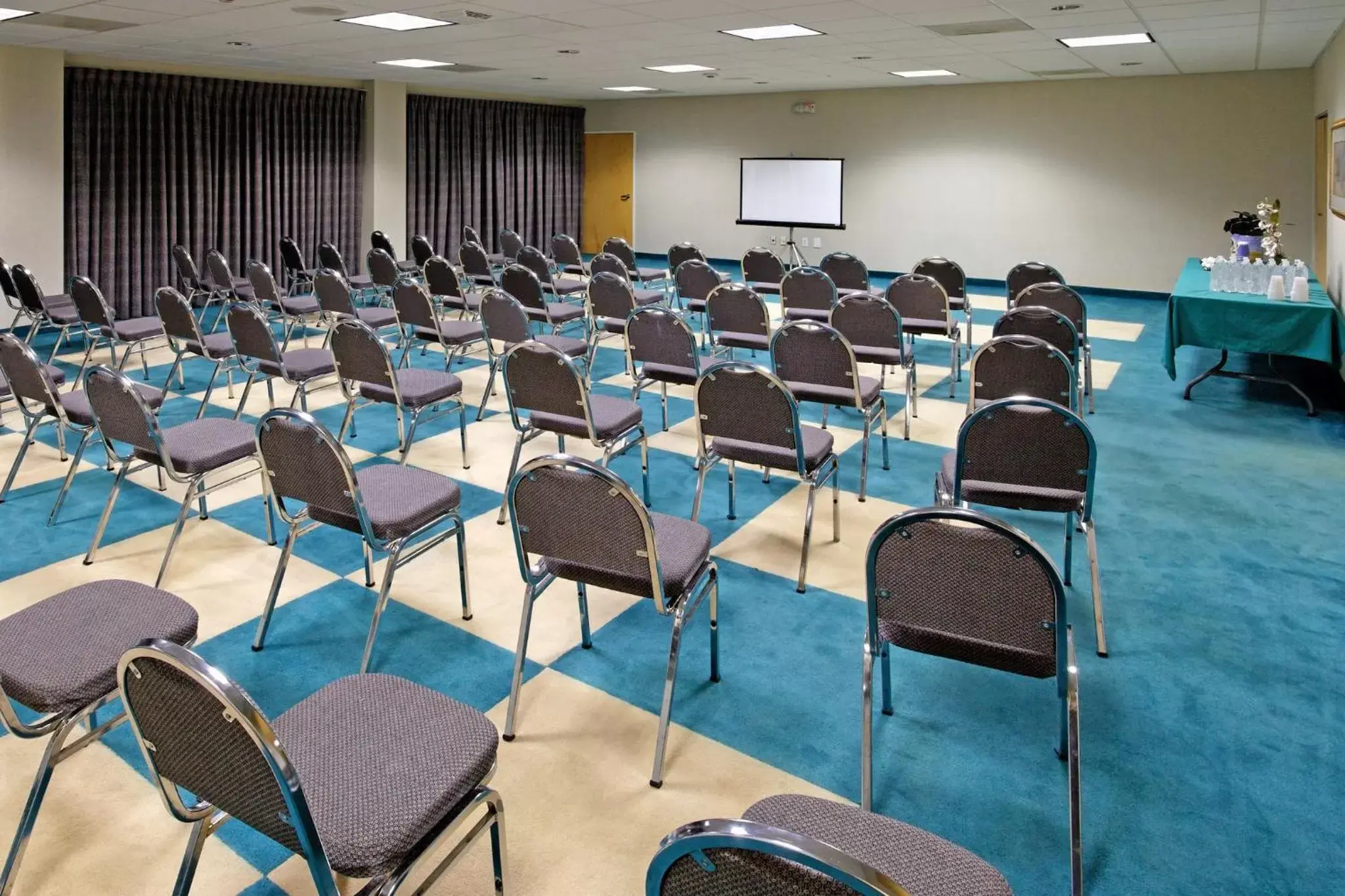 Meeting/conference room in Holiday Inn Express Hotel & Suites San Antonio - Rivercenter Area, an IHG Hotel