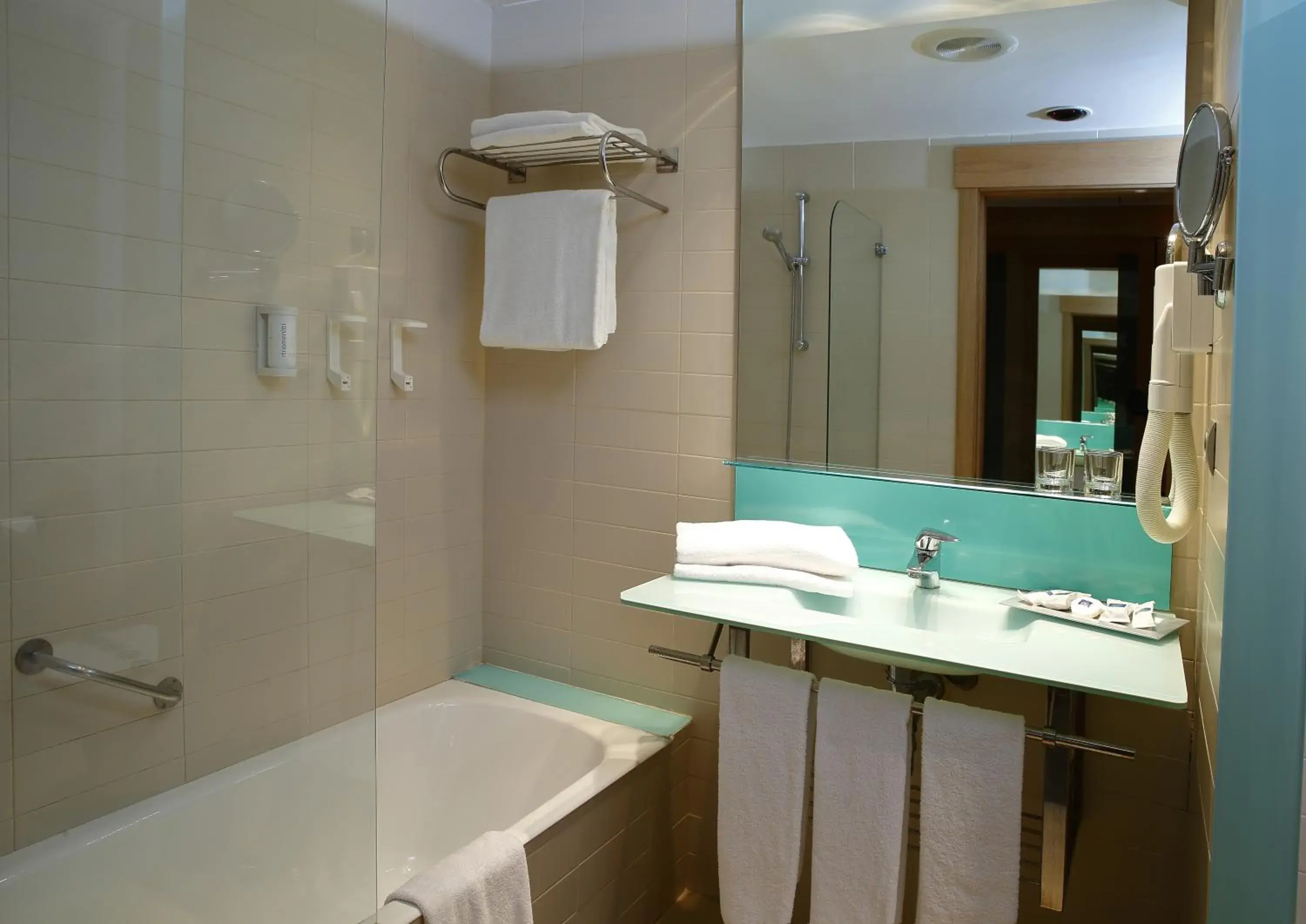 Bathroom in Eurohotel Castellon