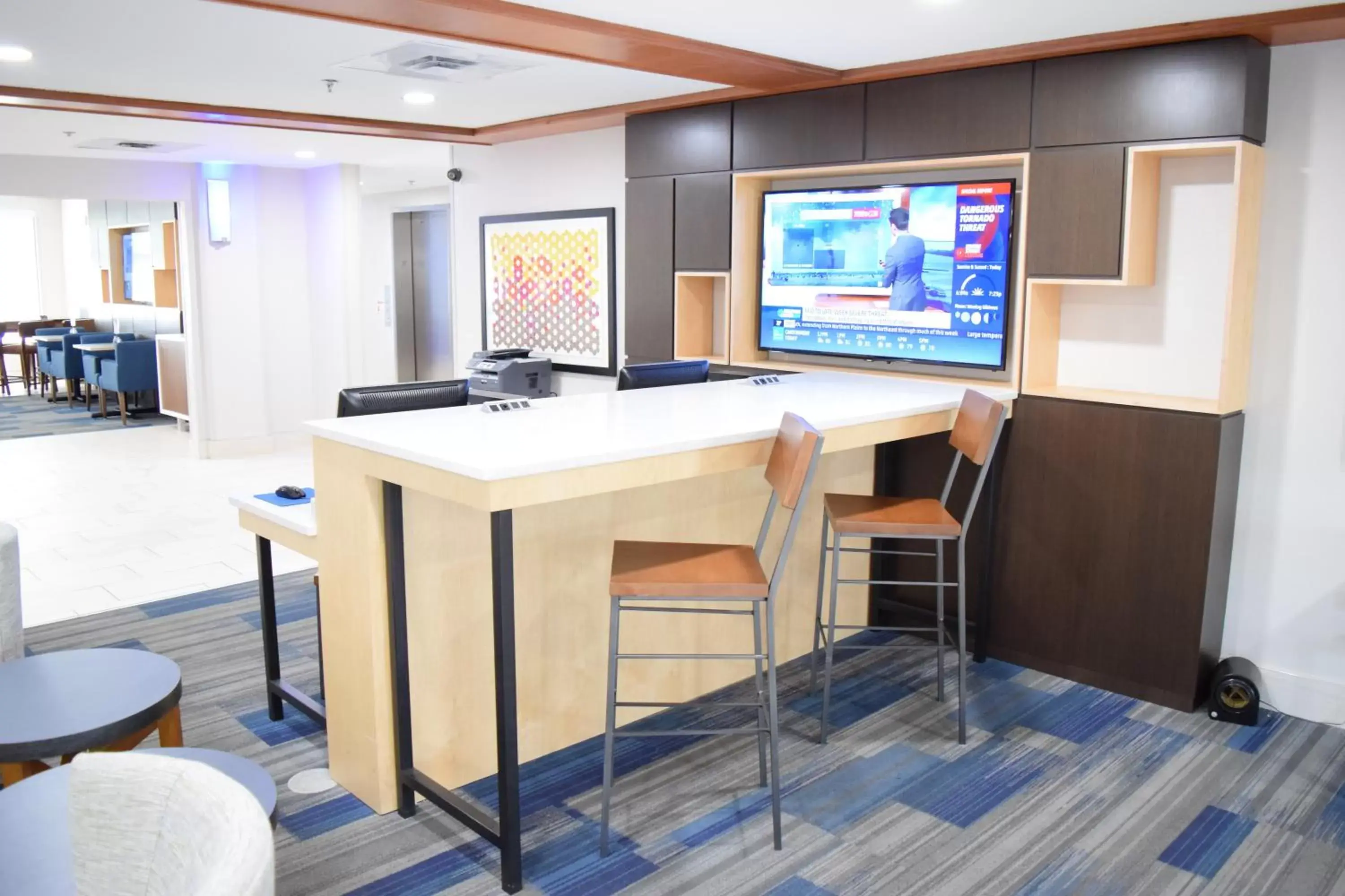 Property building in Holiday Inn Express & Suites Pensacola West I-10 by IHG Property building in Holiday Inn Express & Suites Pensacola West I-10 by IHG