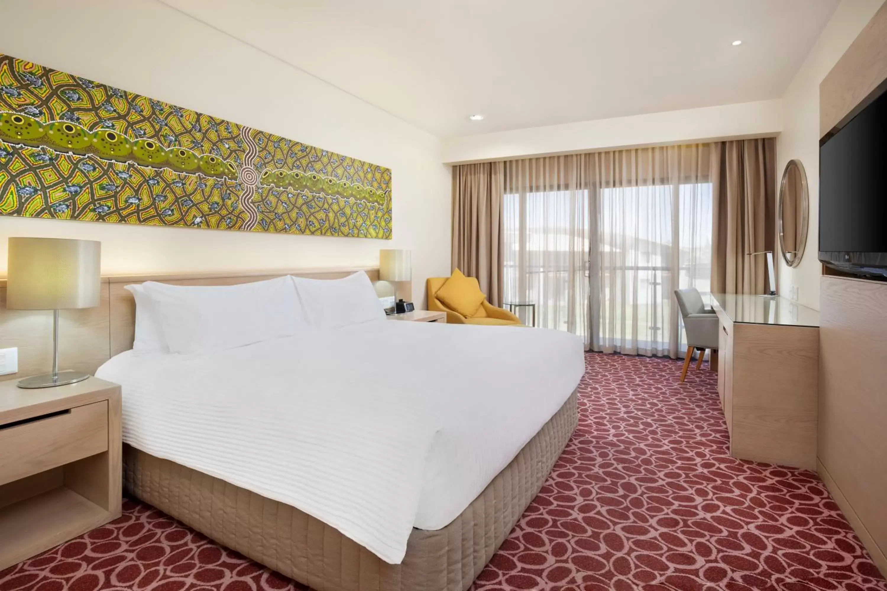 Photo of the whole room, Bed in Crowne Plaza Alice Springs Lasseters, an IHG Hotel