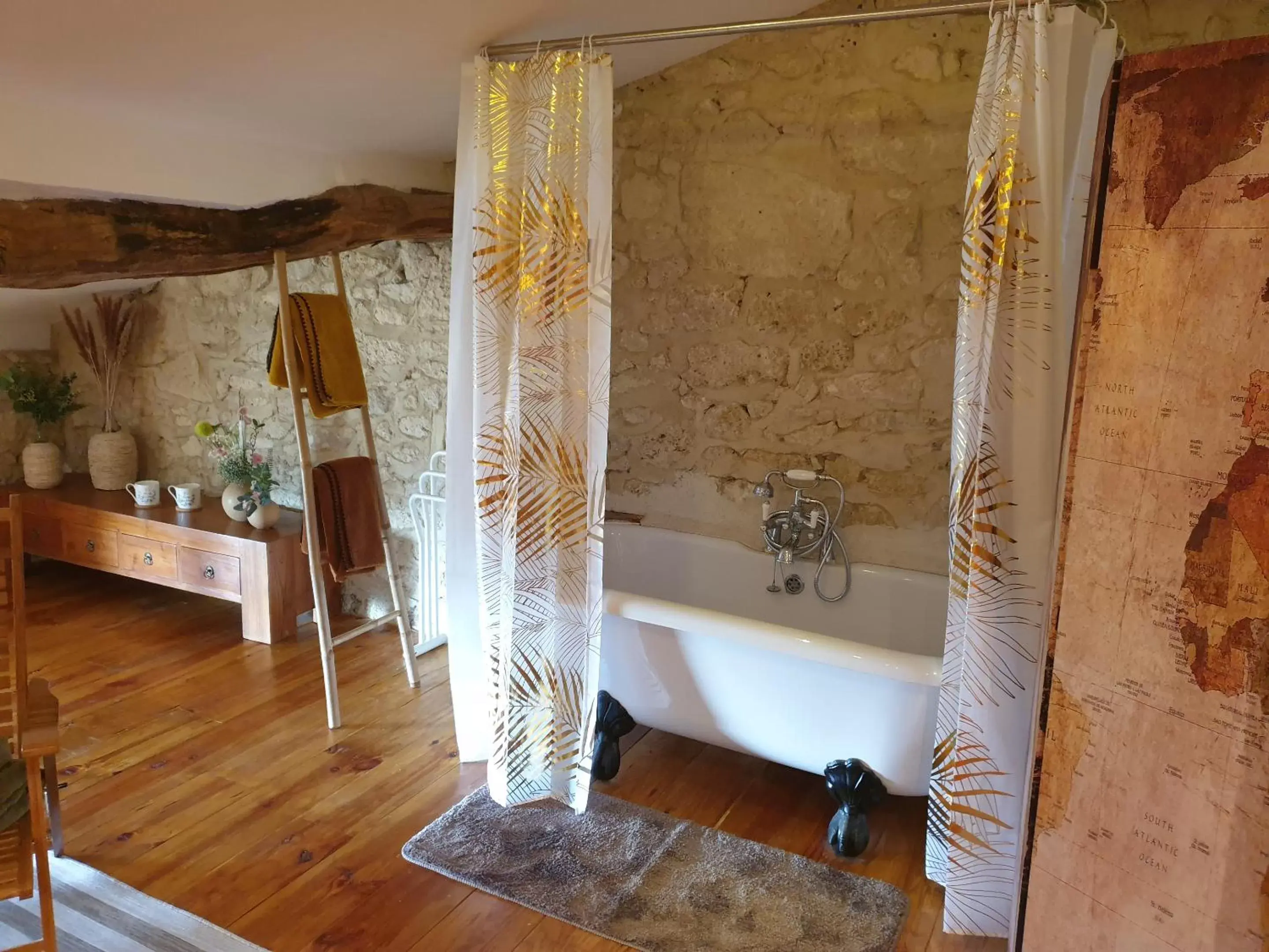 Bathroom in Château Puygrenier