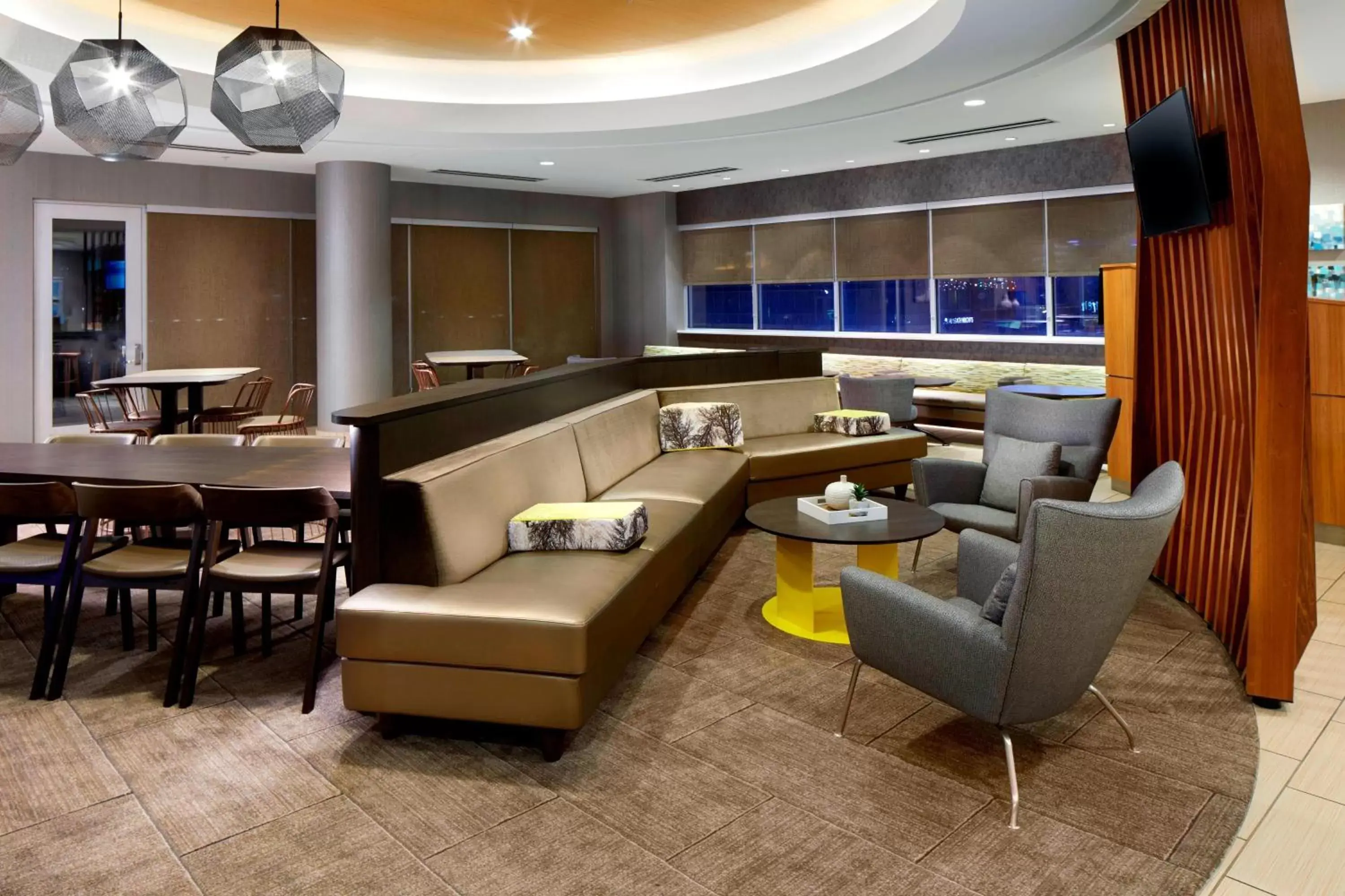 Lobby or reception in SpringHill Suites by Marriott Pittsburgh Bakery Square