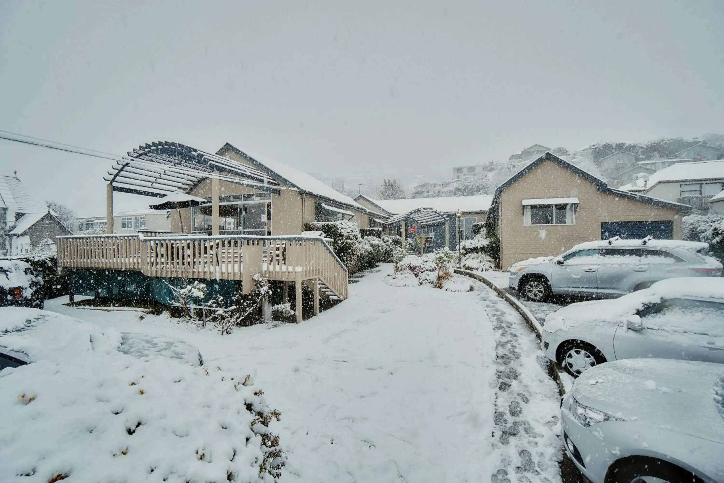 Property building, Winter in Melbourne Lodge