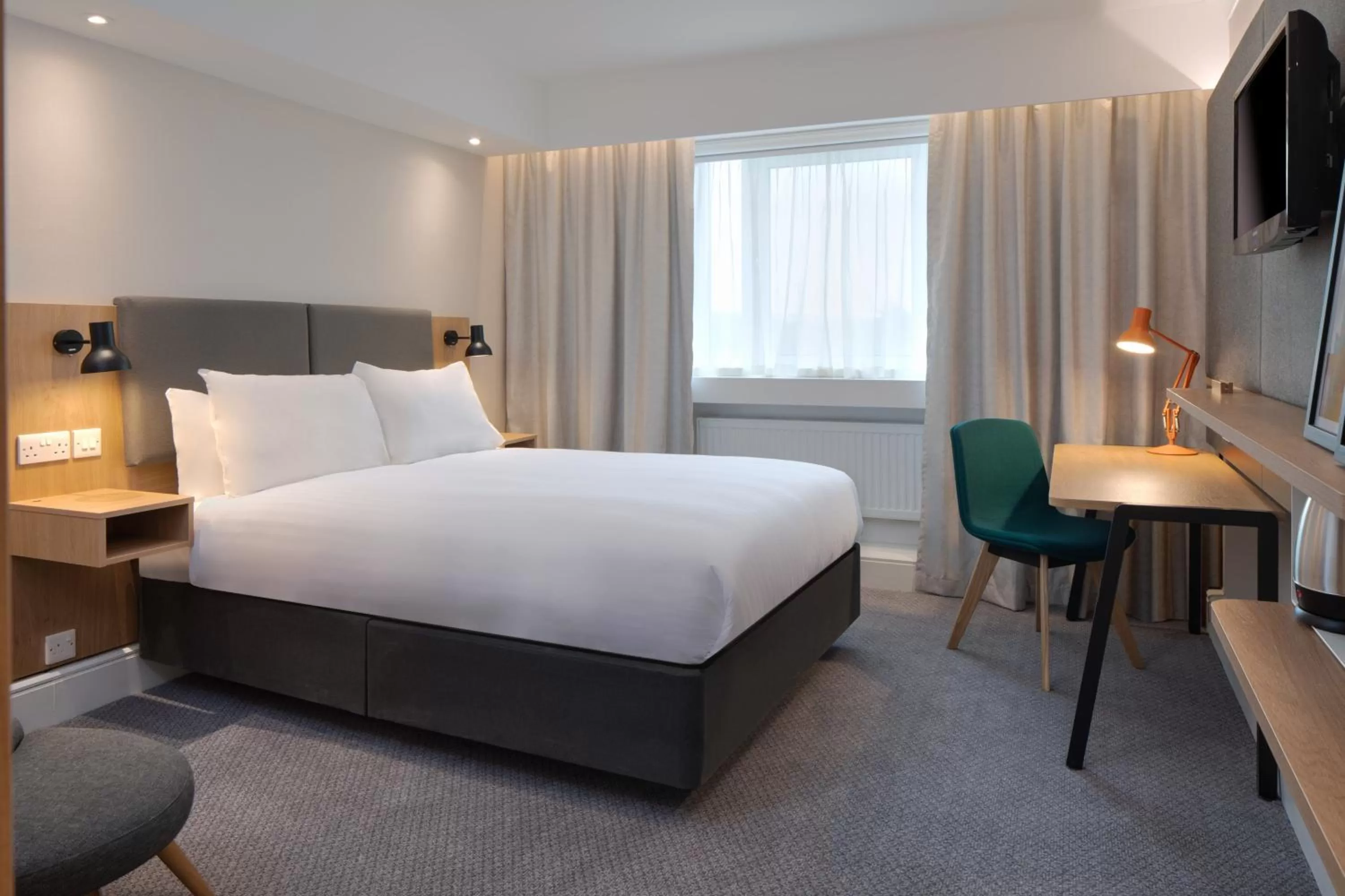 Photo of the whole room, Bed in Holiday Inn Bolton Centre by IHG