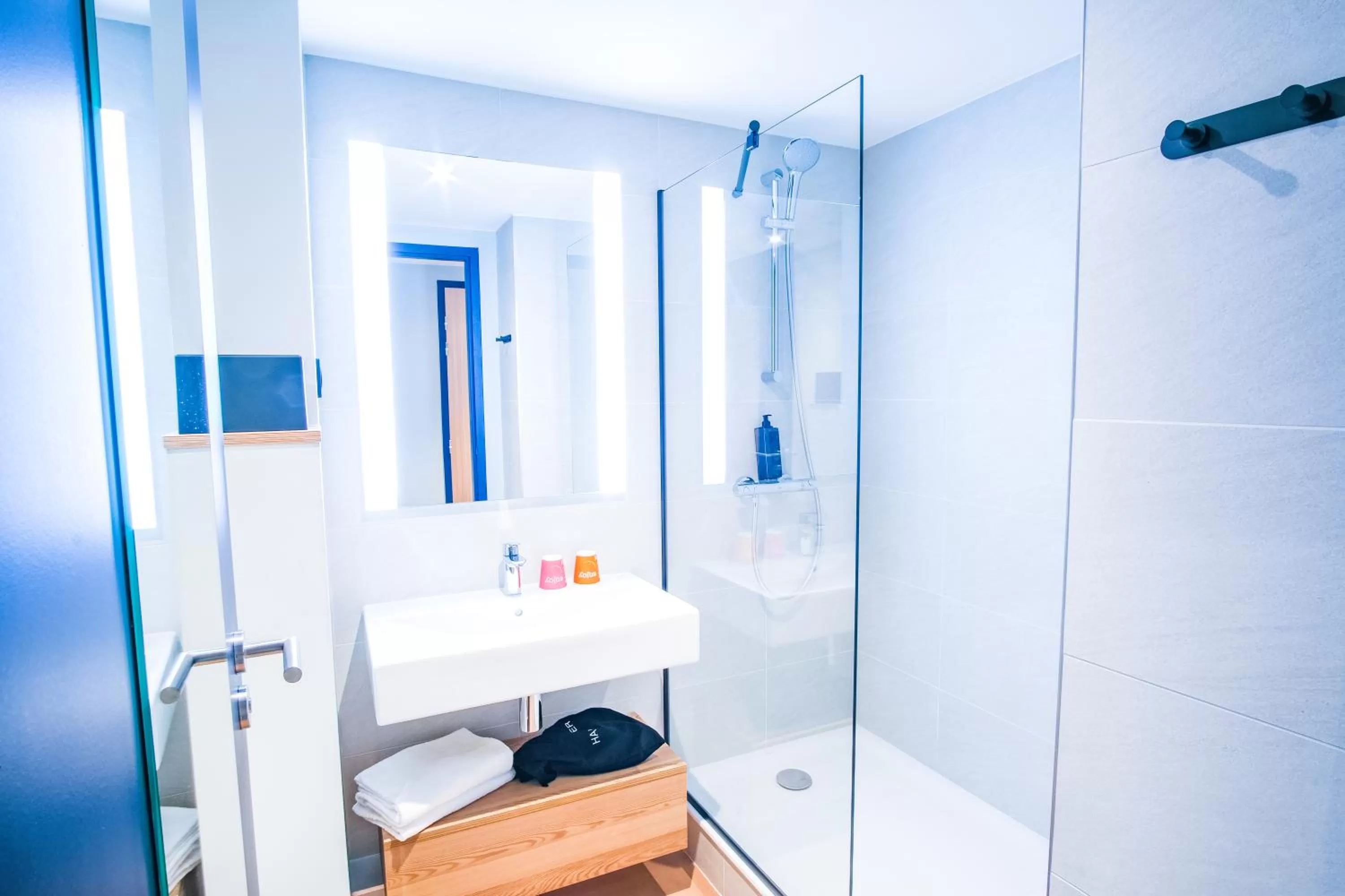 Shower in ibis Styles Albertville