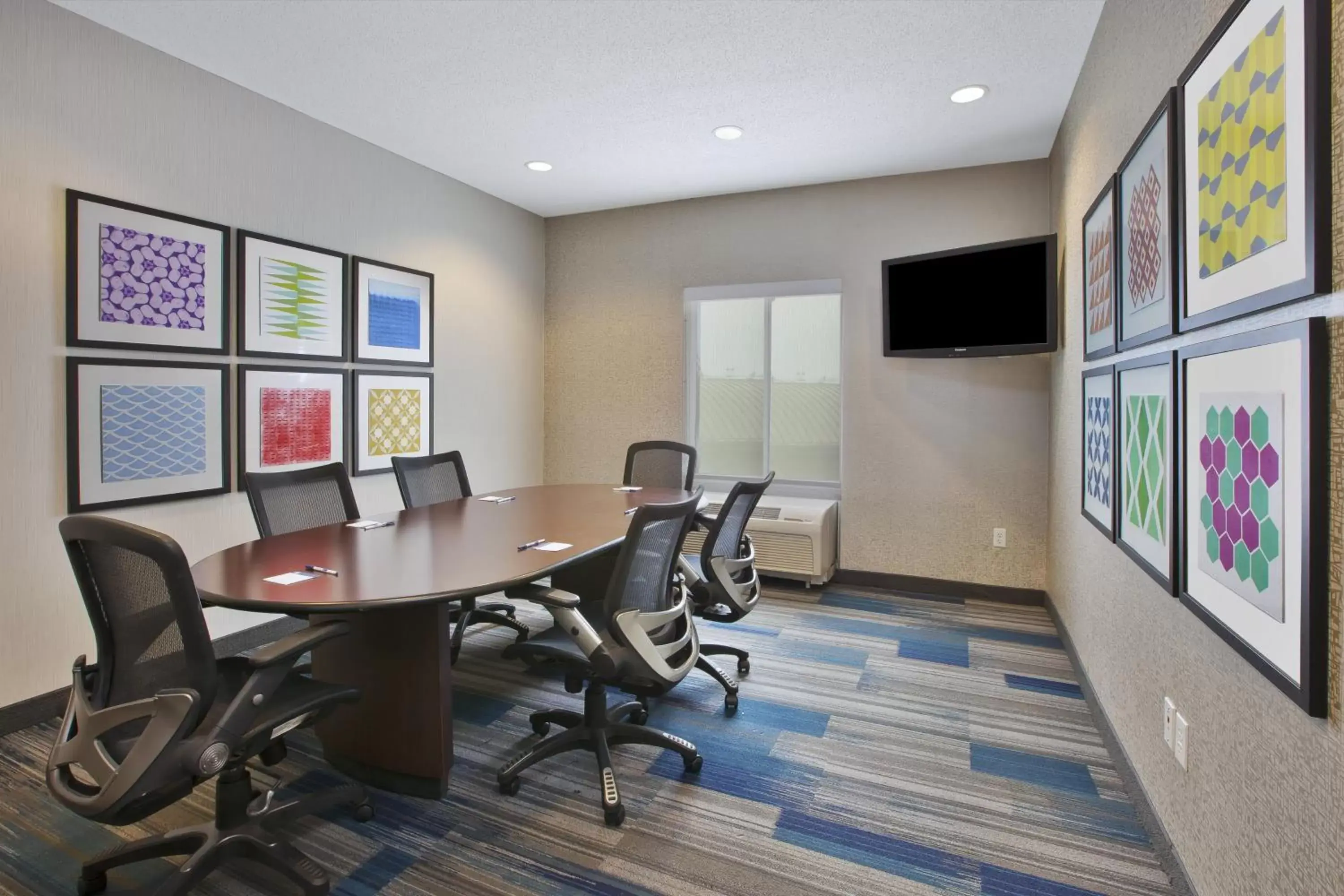 Meeting/conference room in Holiday Inn Express Hotel & Suites Auburn Hills, an IHG Hotel