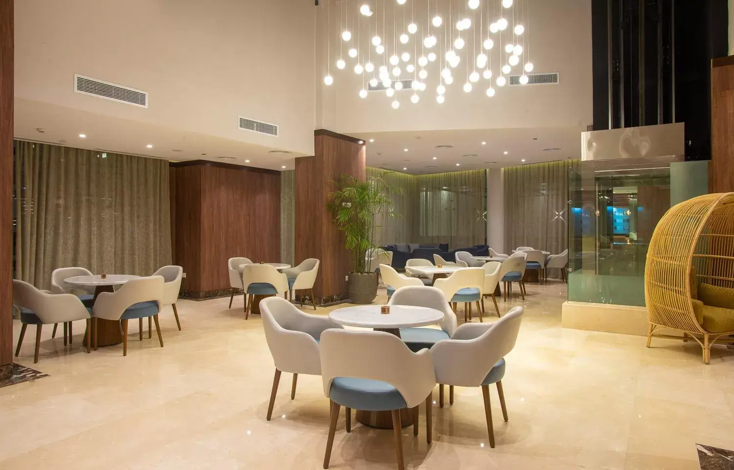 Lounge or bar, Restaurant/Places to Eat in Hotel Novotel Cairo El Borg