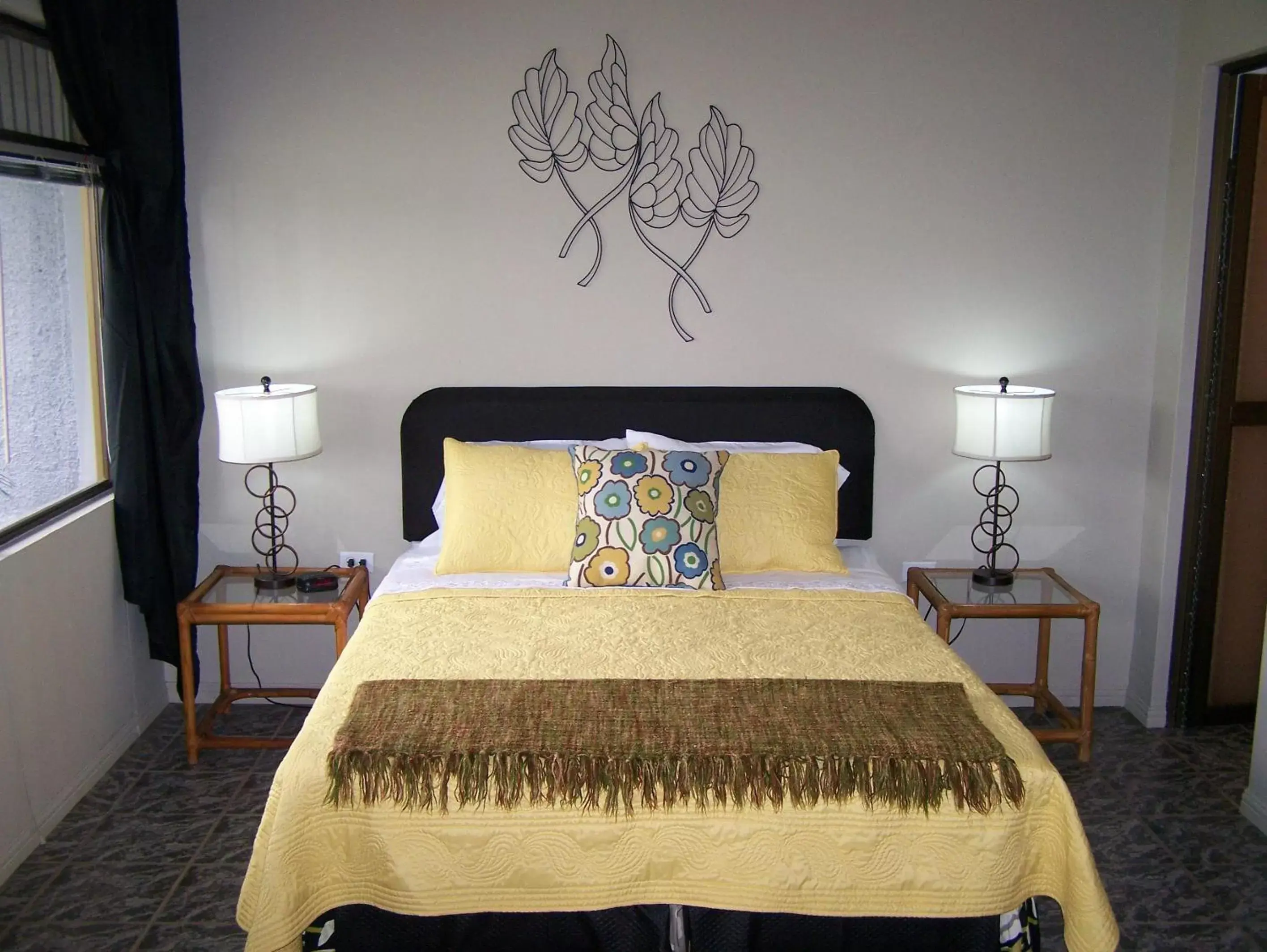 Decorative detail, Bed in Vista Canyon Inn