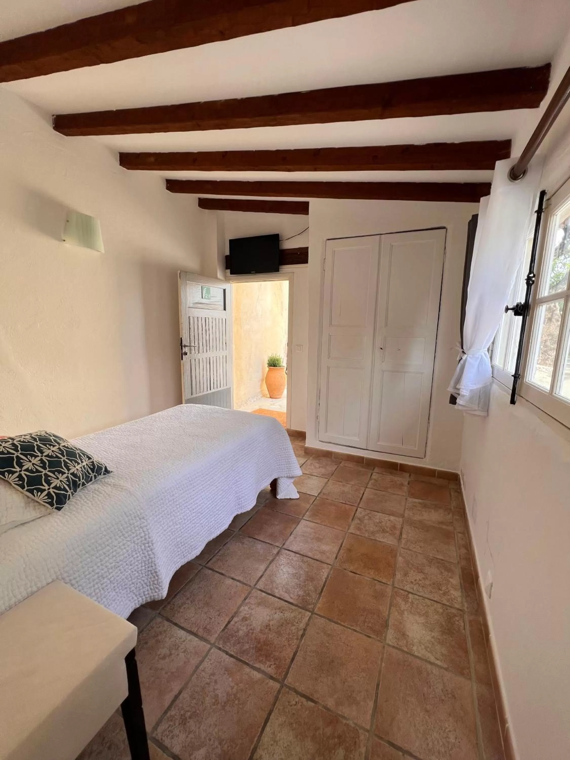 Small Single Room in Les Capucines Saint Tropez