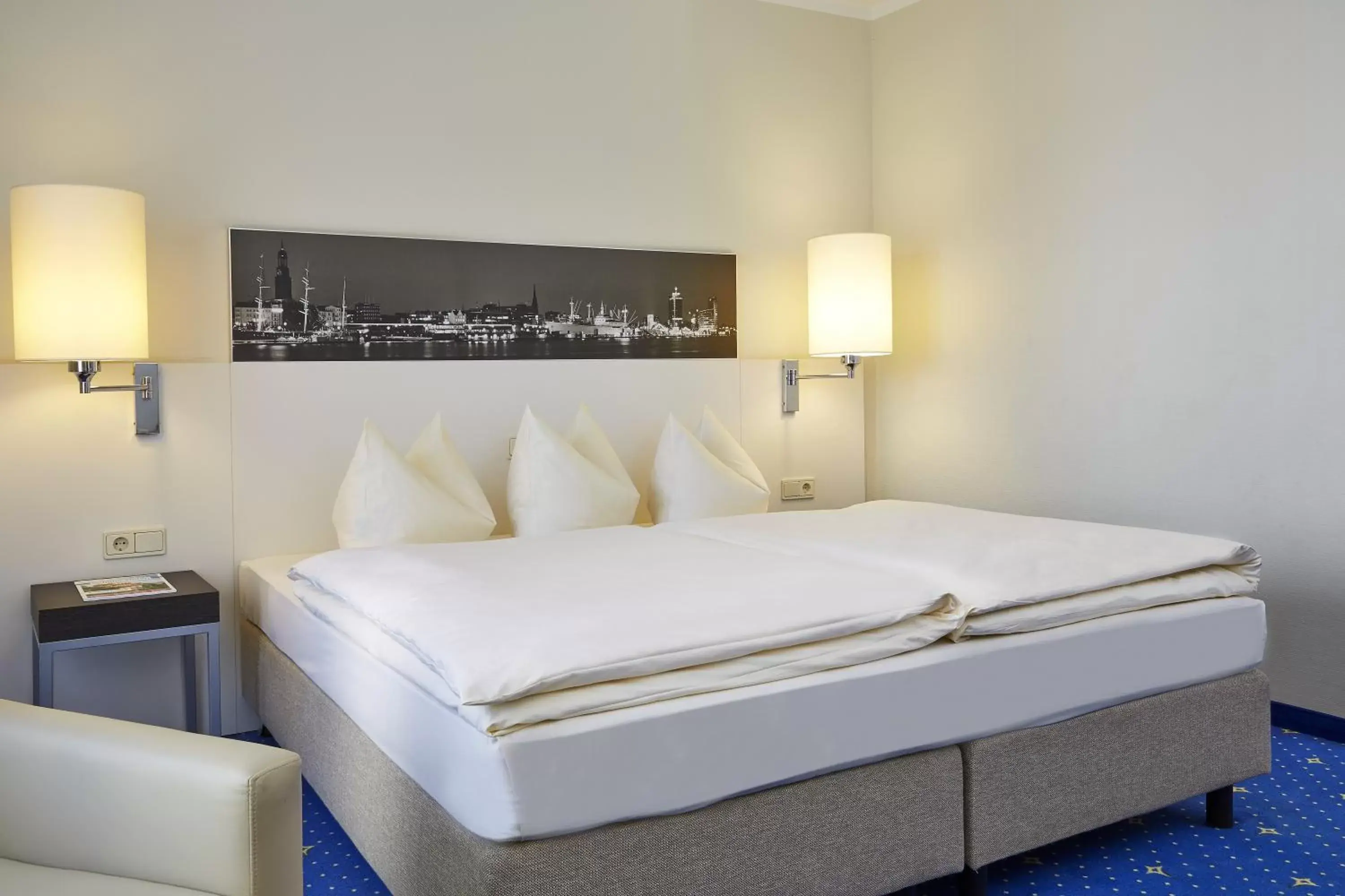 Family Room (2 Adults + 2 Children) in H4 Hotel Hamburg Bergedorf