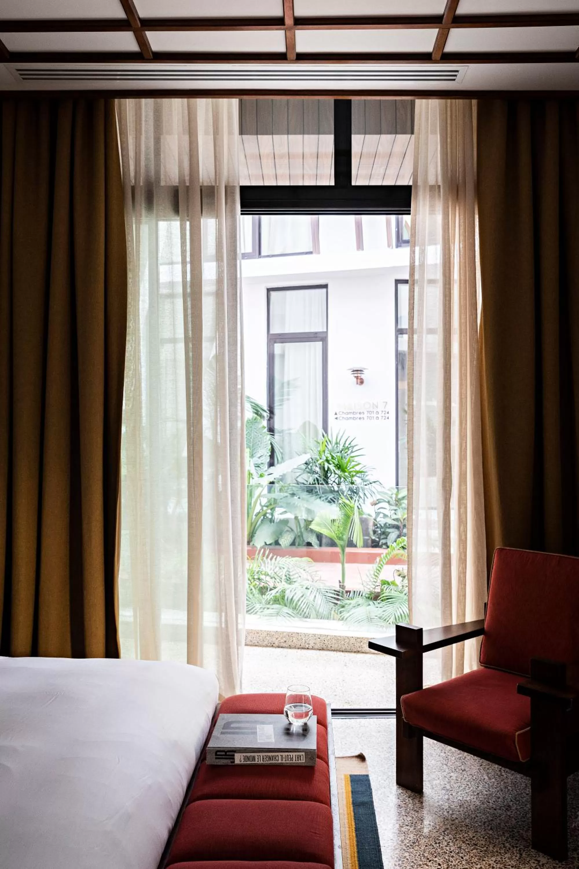 Balcony/Terrace, Bed in La Maison Palmier Abidjan, a Member of Design Hotels