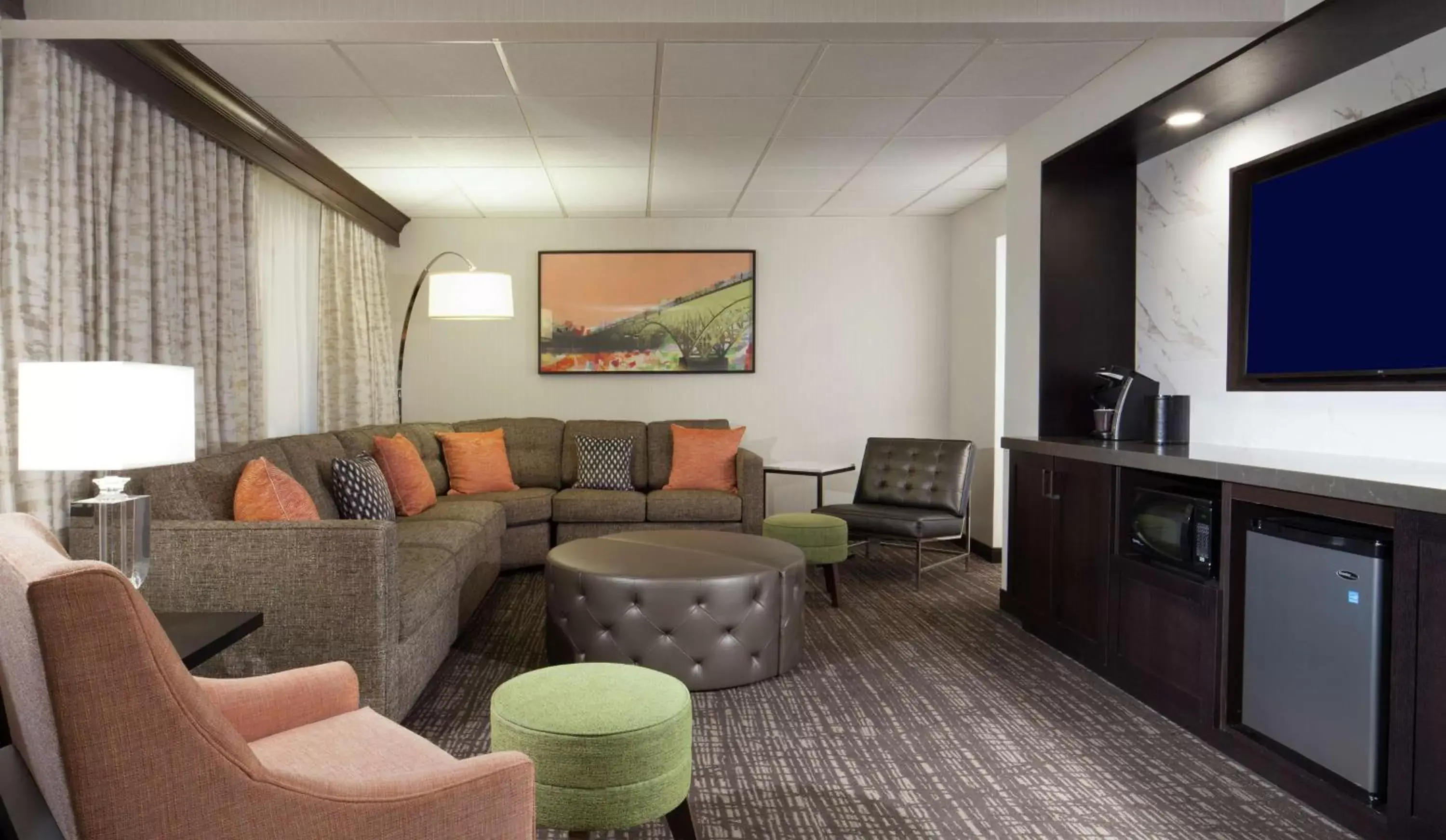 Living room, Seating Area in Embassy Suites by Hilton Philadelphia Airport
