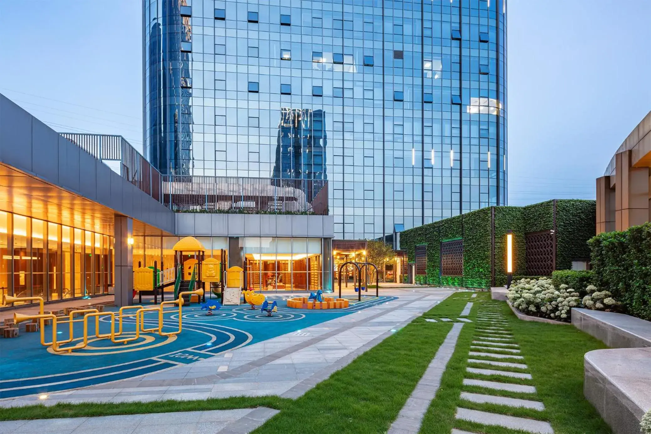 Property building, Swimming Pool in Hyatt Regency Guangzhou Zengcheng