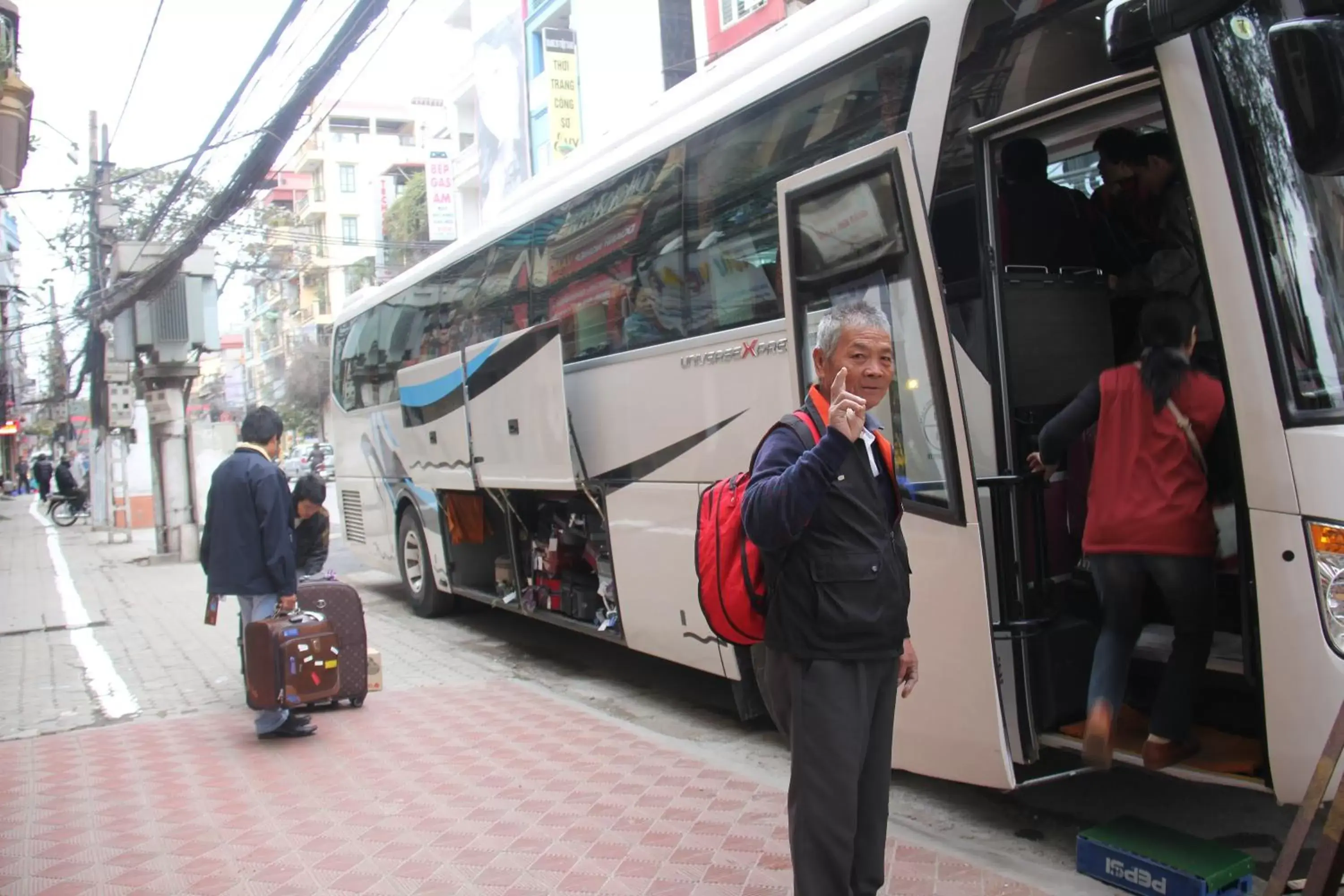 group of guests in Van Mieu 2 Hotel