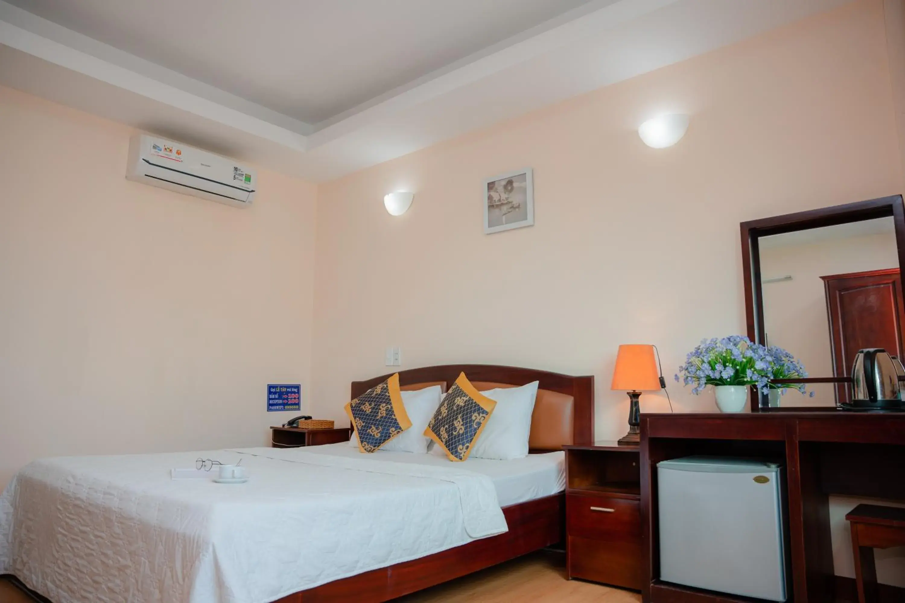 Bedroom, Bed in Duc Minh Hotel