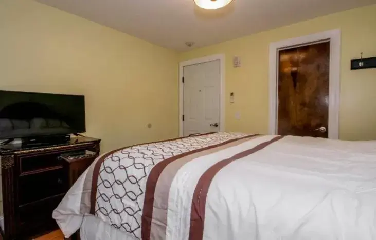 Bed in Cold Spring Hotel Bed in Cold Spring Hotel