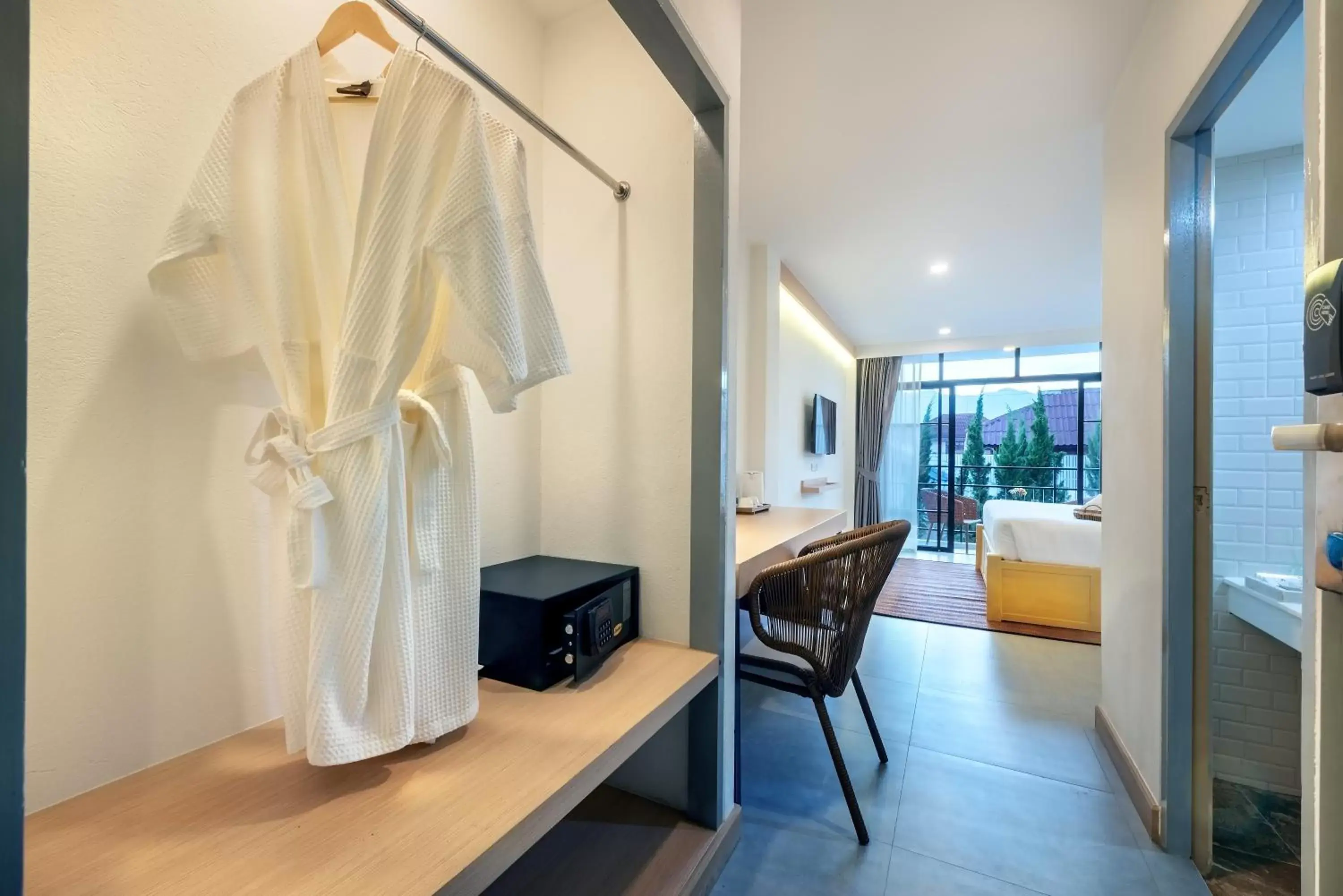 wardrobe in Ai Pai Hotel