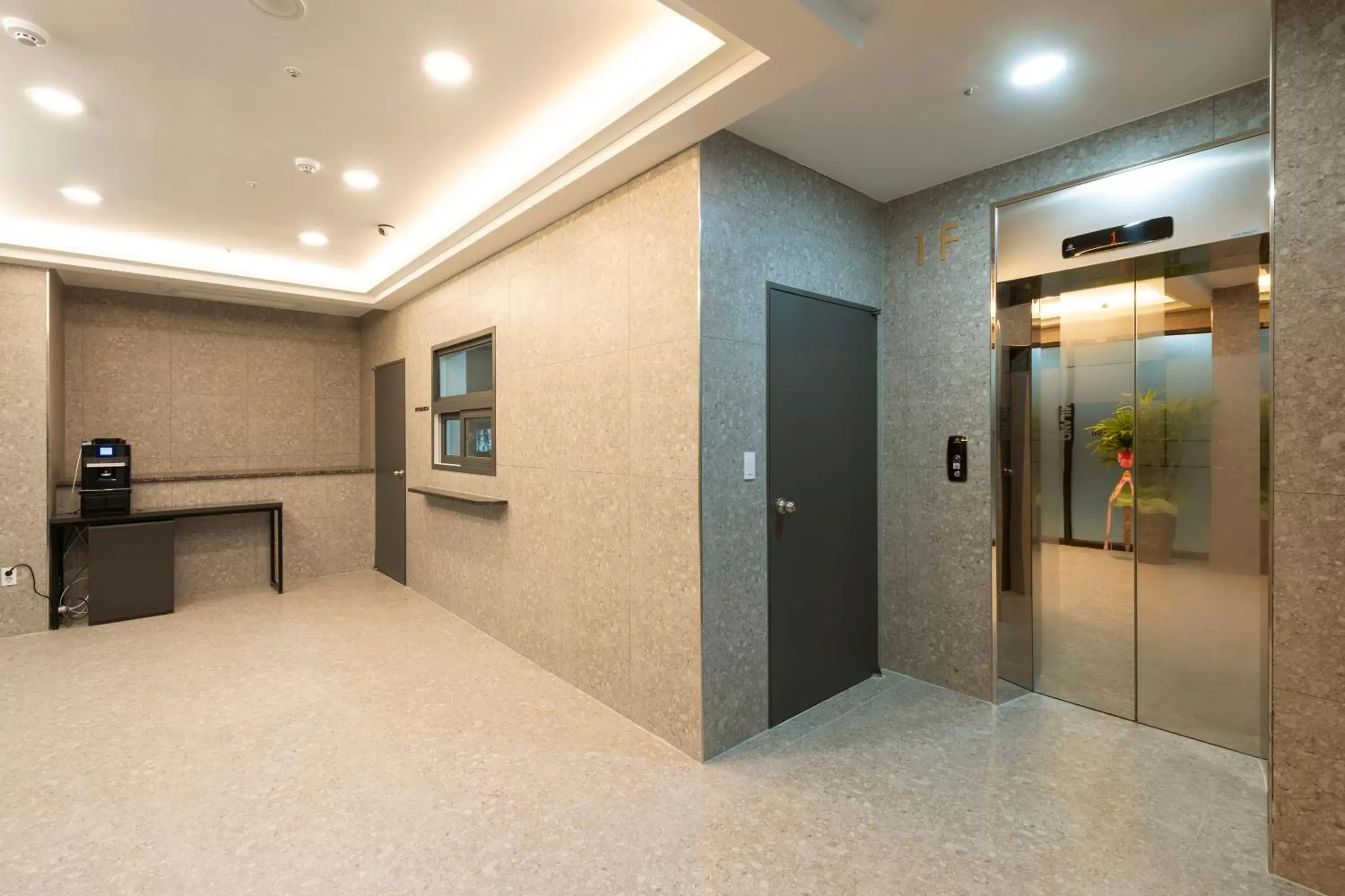 Lobby or reception, Lobby/Reception in Seomyeon Brown-dot hotel Gold