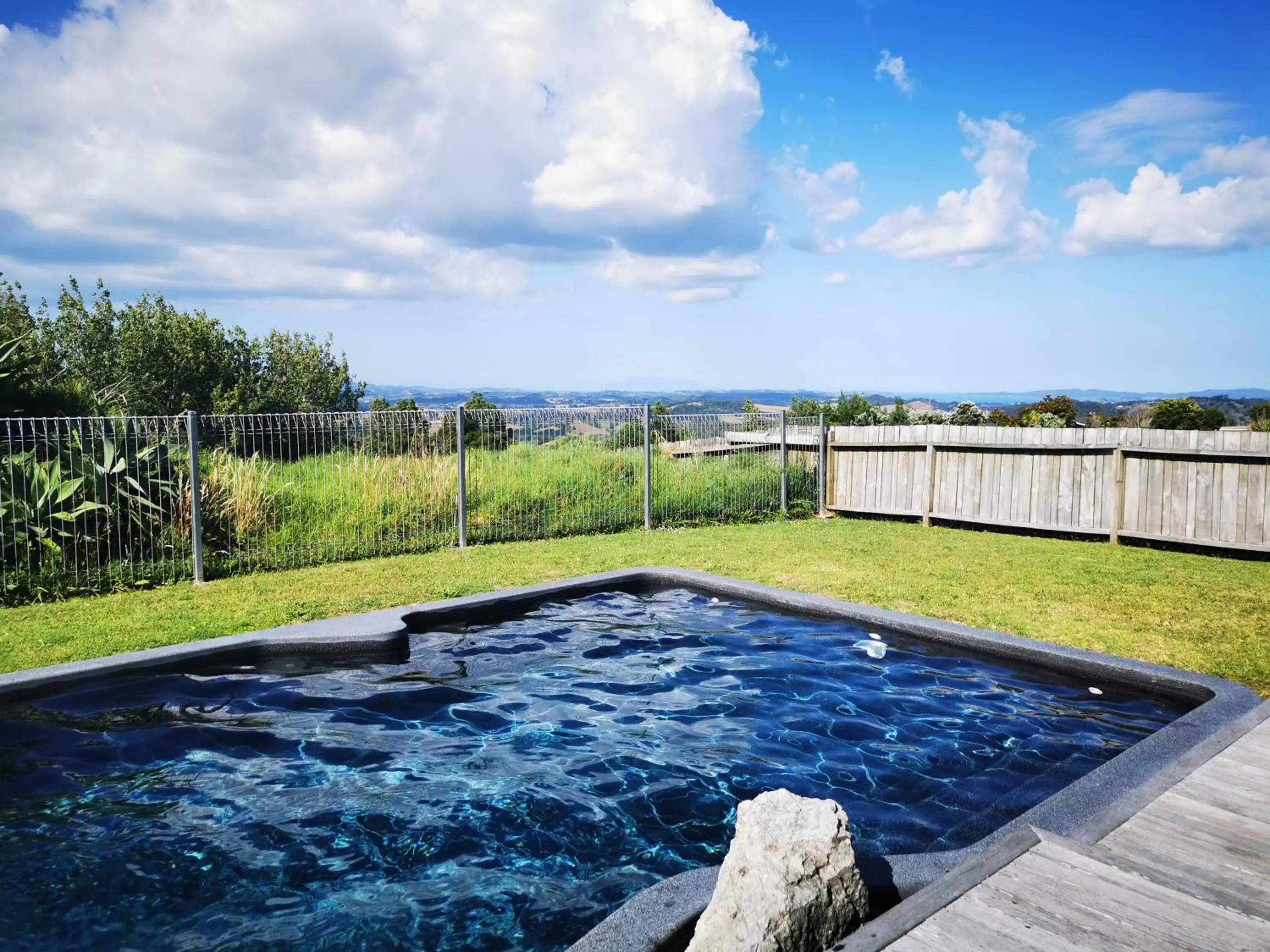 Swimming Pool in Woodhouse Mountain Lodge