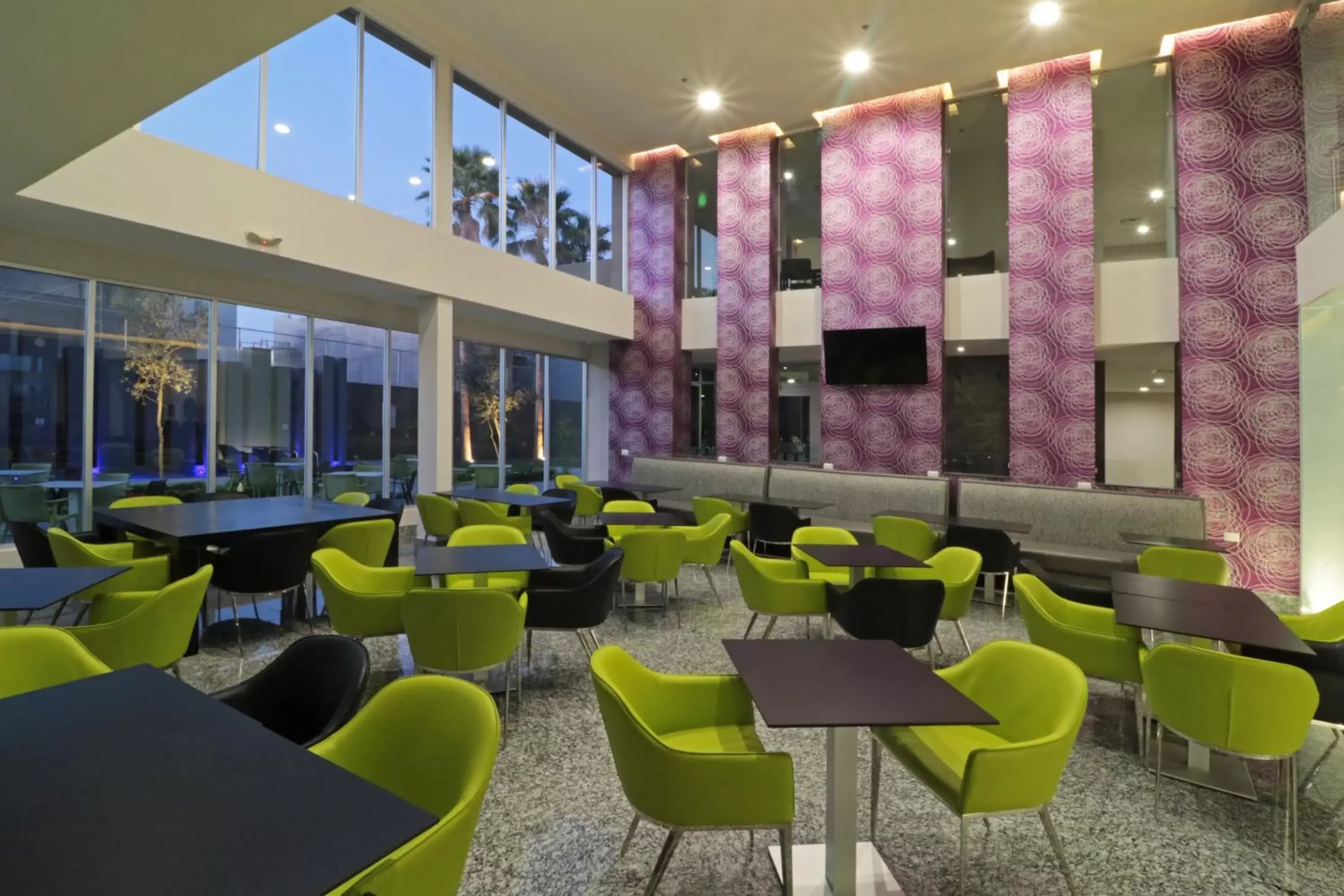 Restaurant/places to eat, Lounge/Bar in Holiday Inn Express Hotel & Suites Hermosillo, an IHG Hotel