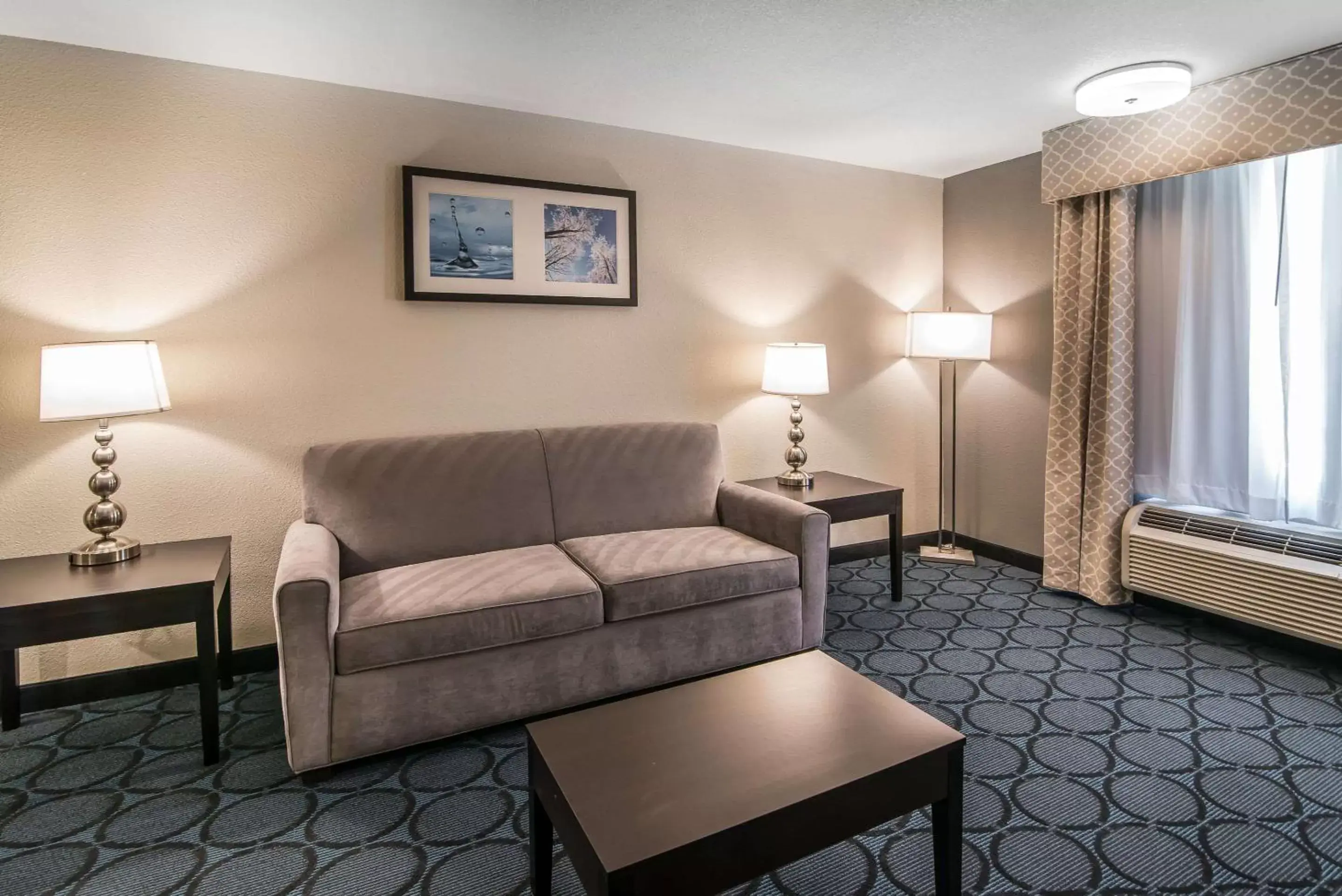 Living room, Seating Area in Elevate Hotel at Sierra Blanca Ruidoso, Ascend Hotel Collection