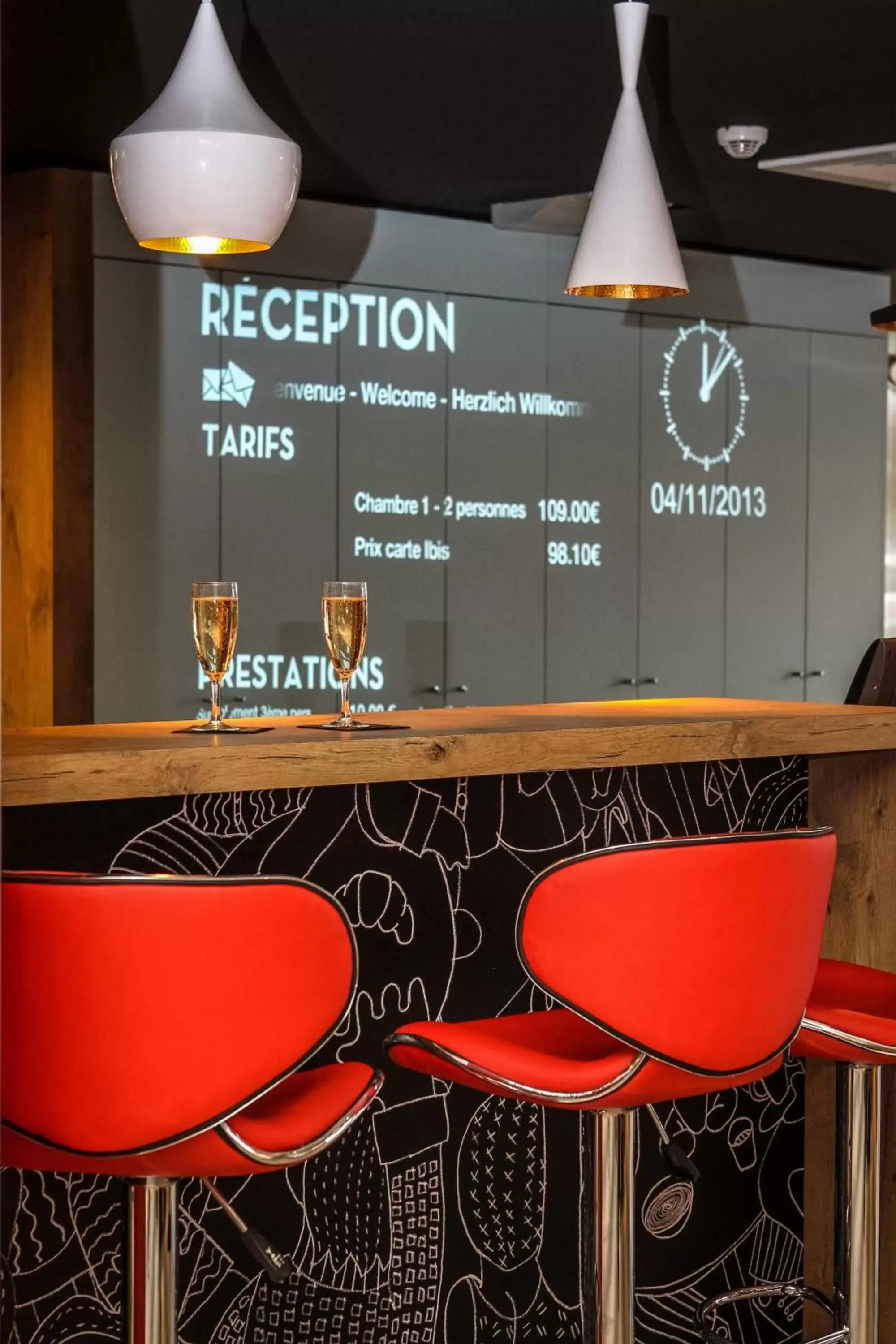 Lobby or reception in Ibis Saint-Genis-Pouilly Genève Lobby or reception in Ibis Saint-Genis-Pouilly Genève