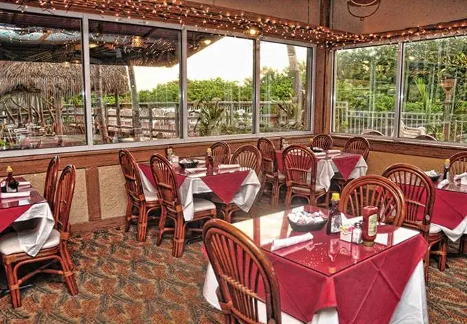 Restaurant/Places to Eat in Palm Beach Shores Resort and Vacation Villas