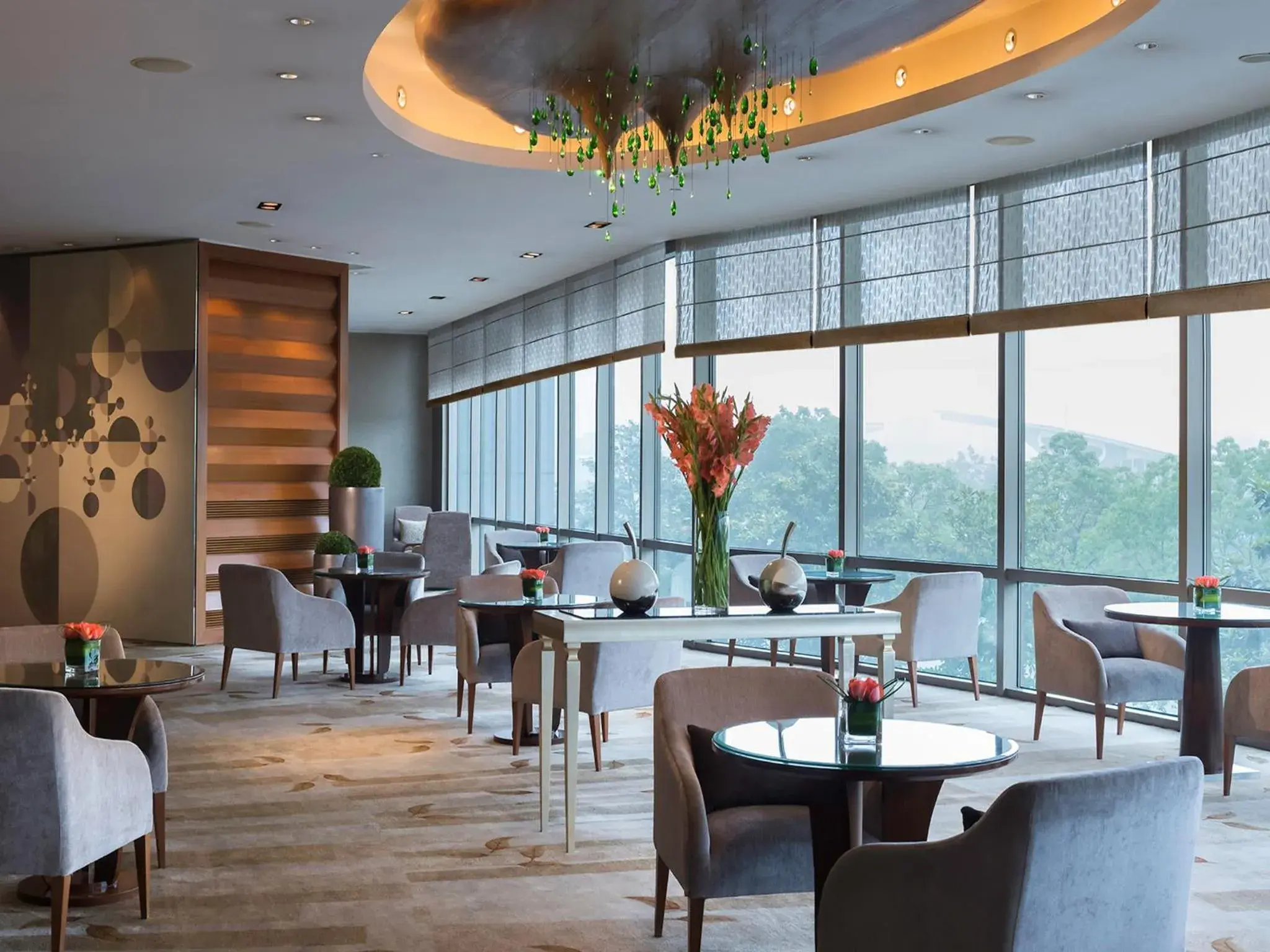 Lounge or bar, Restaurant/Places to Eat in Marco Polo Wuhan Hotel