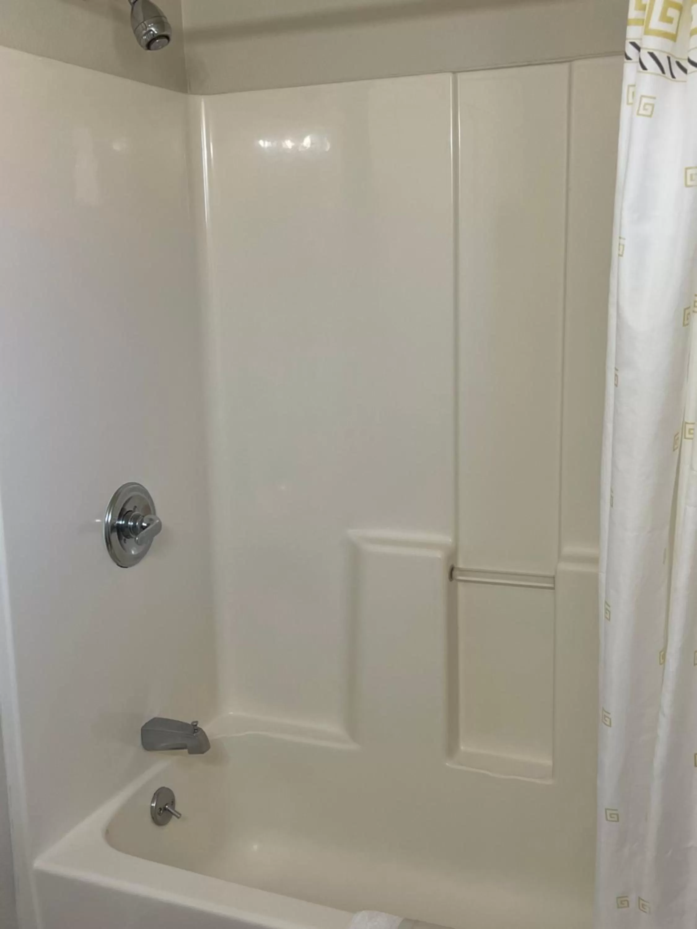 Bathroom in Villa West Motel