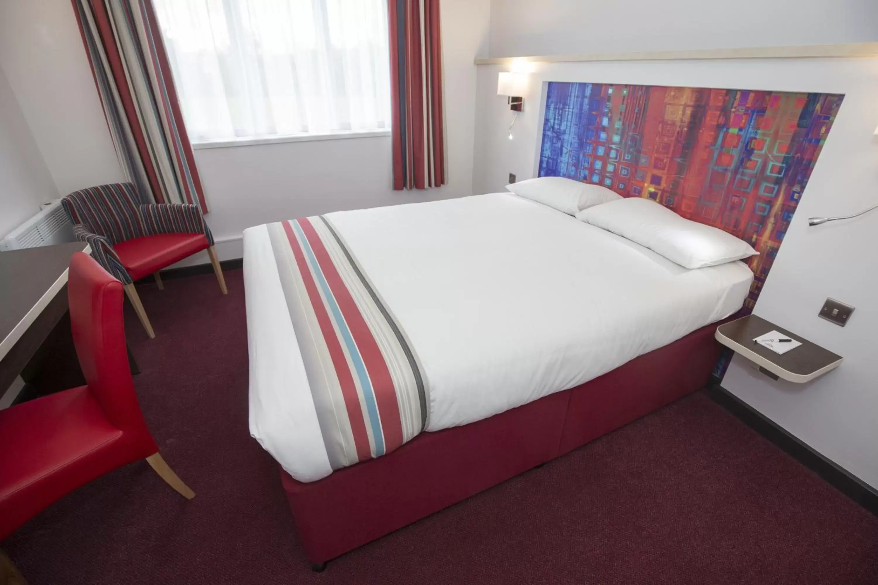 Bed in Ramada Milton Keynes