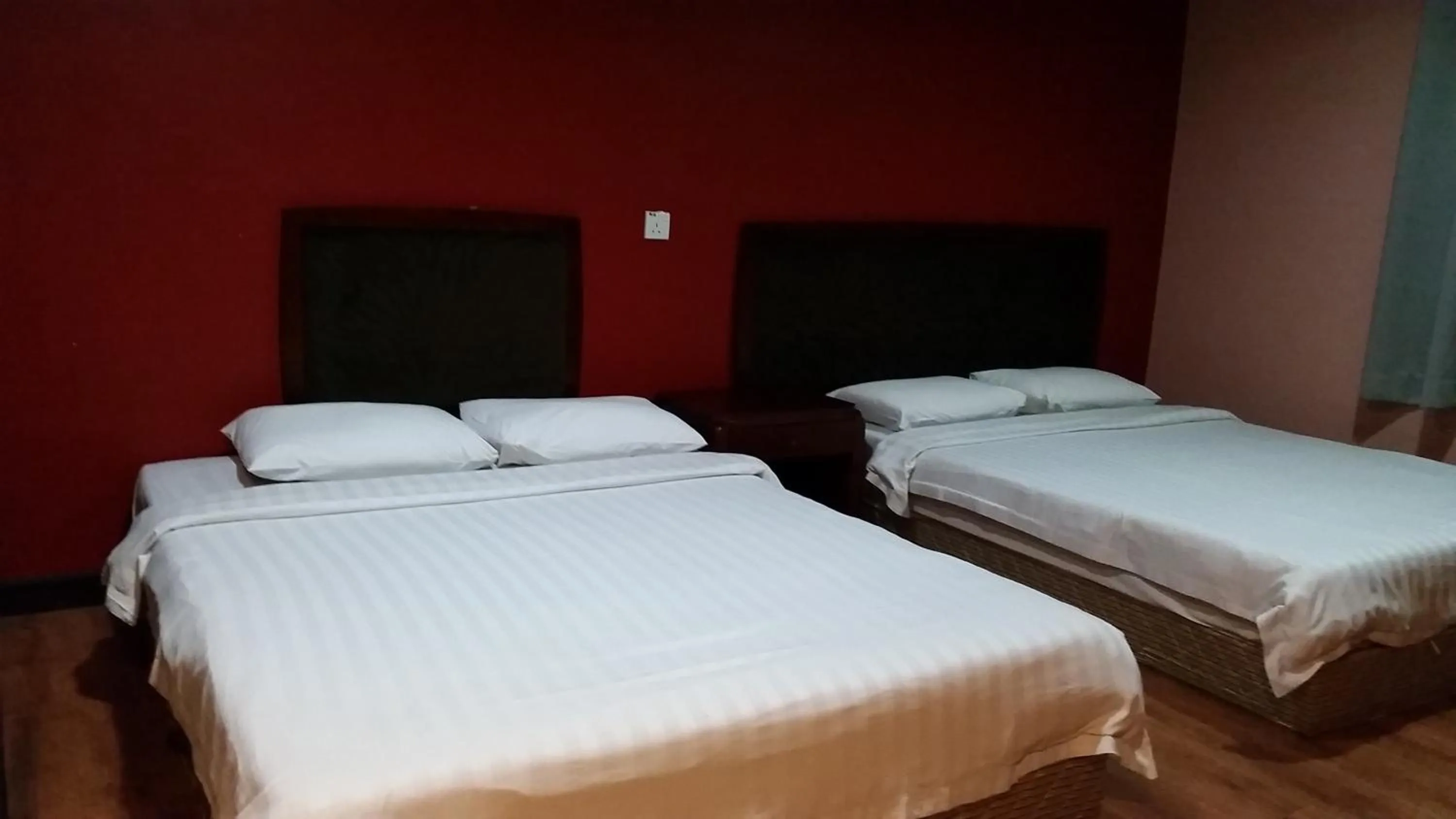 Bed in Hotel Sadong88