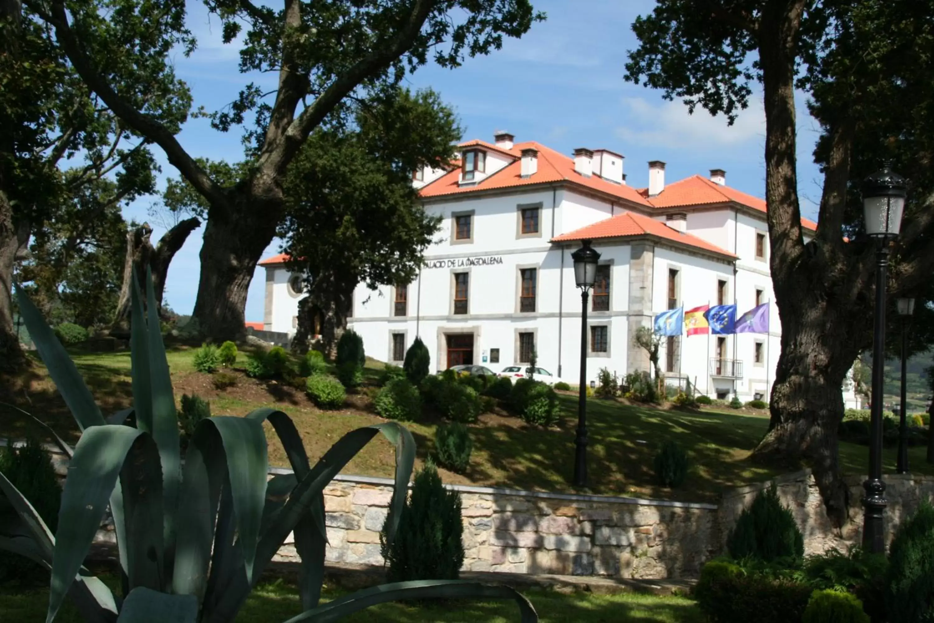 Facade/entrance, Property Building in Hotel Palacio de la Magdalena