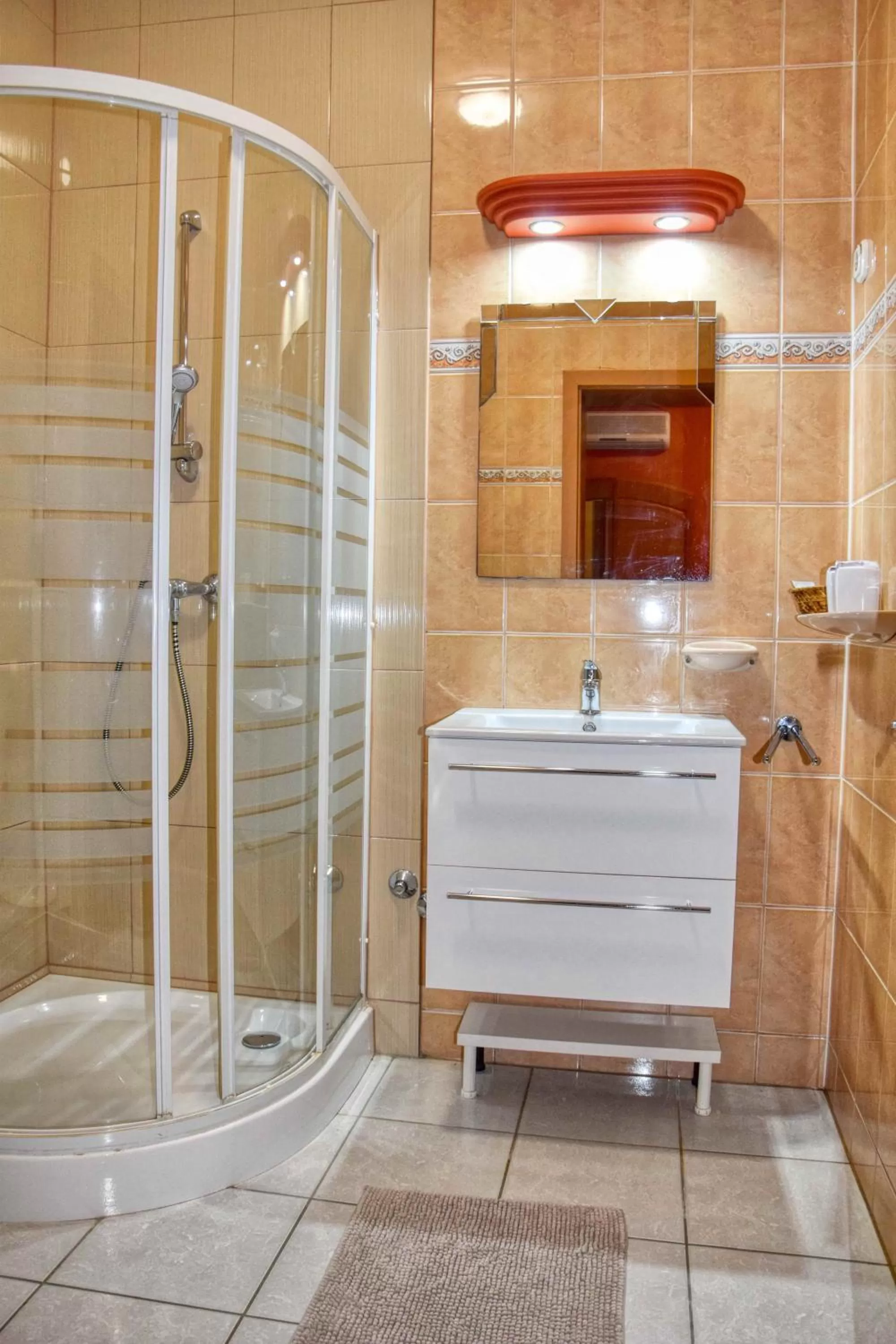 Shower in Hotel Penta Lux