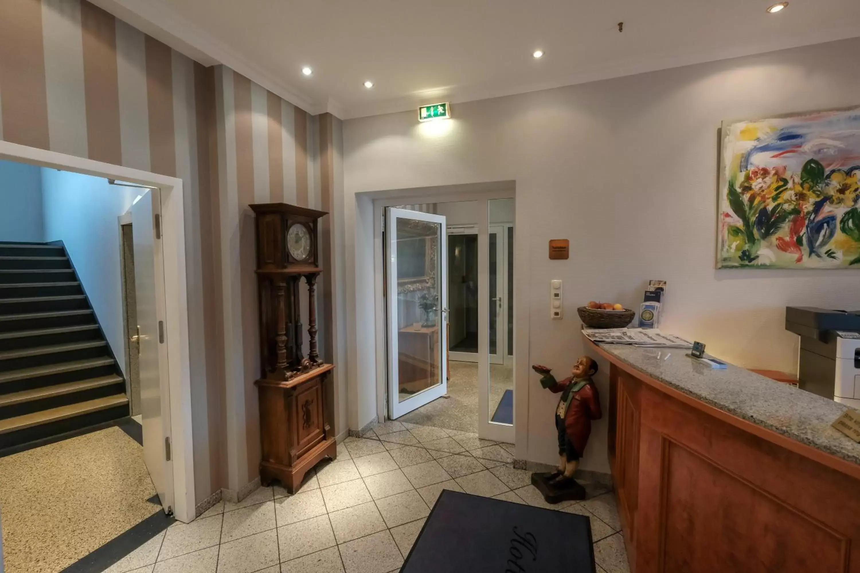 Lobby or reception in Budget by Hotel Savoy Hannover Lobby or reception in Budget by Hotel Savoy Hannover