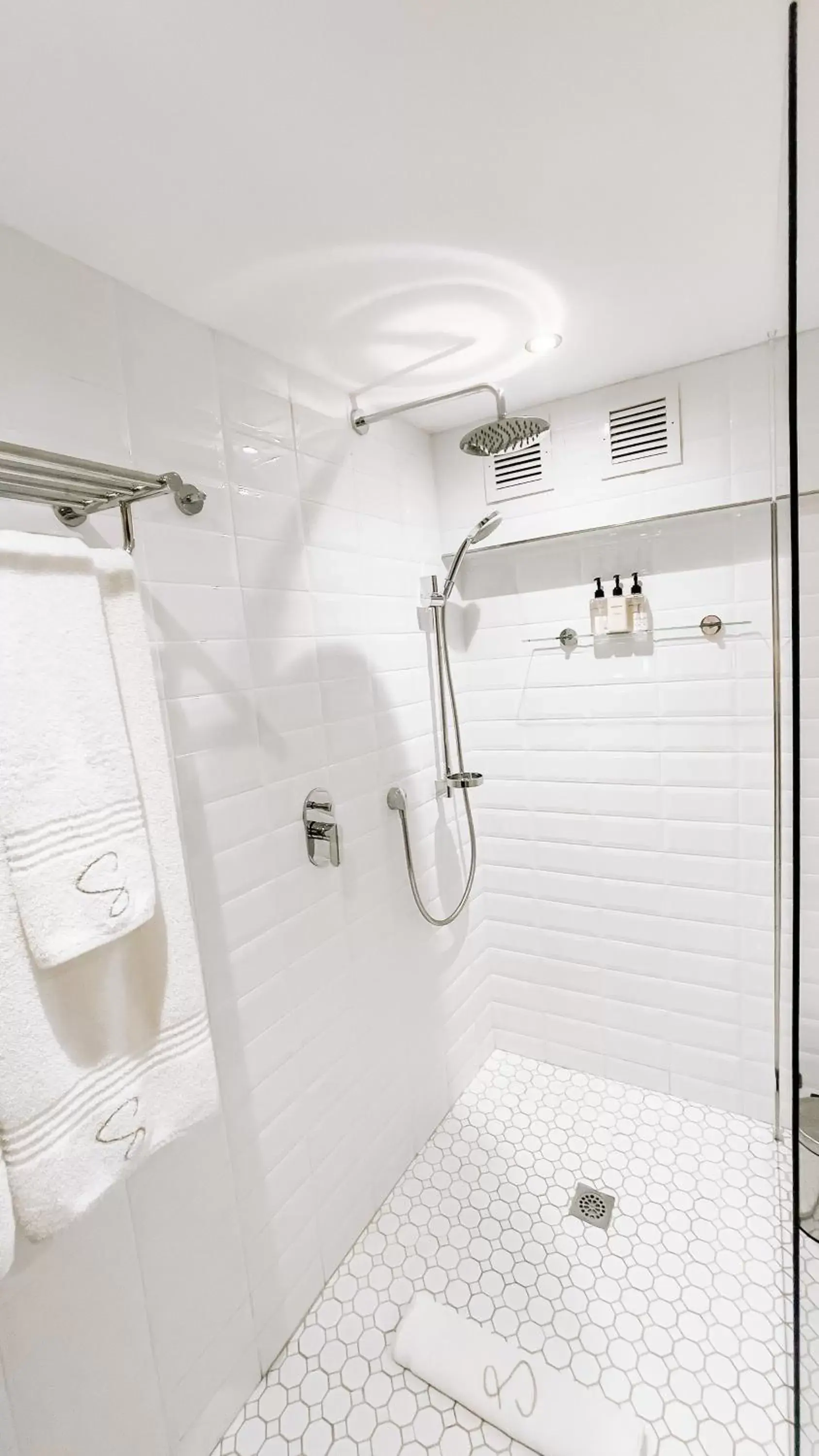 Shower, Bathroom in Sugar Hotel