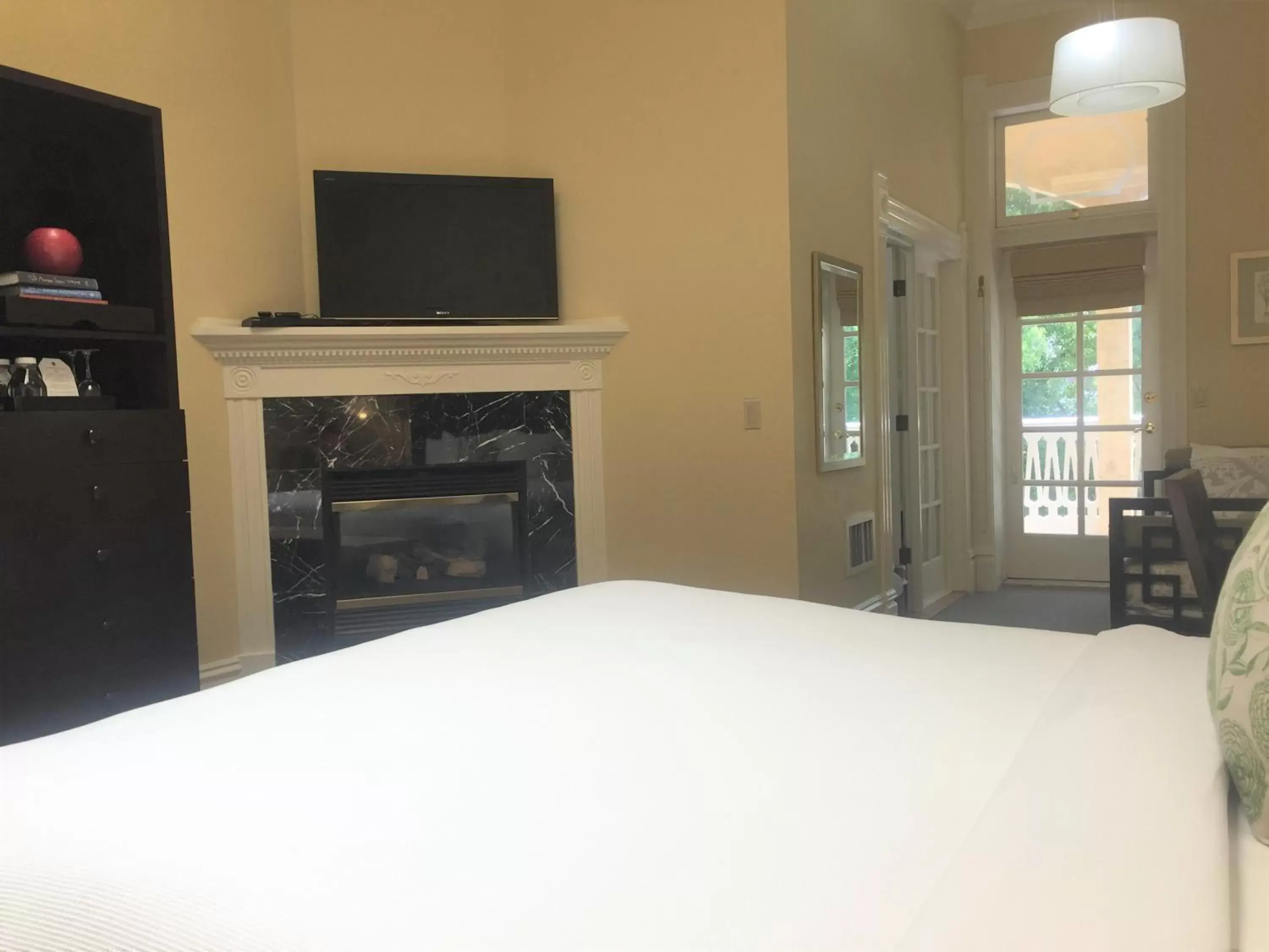 Photo of the whole room, Bed in Healdsburg Inn on the Plaza, A Four Sisters Inn Photo of the whole room, Bed in Healdsburg Inn on the Plaza, A Four Sisters Inn