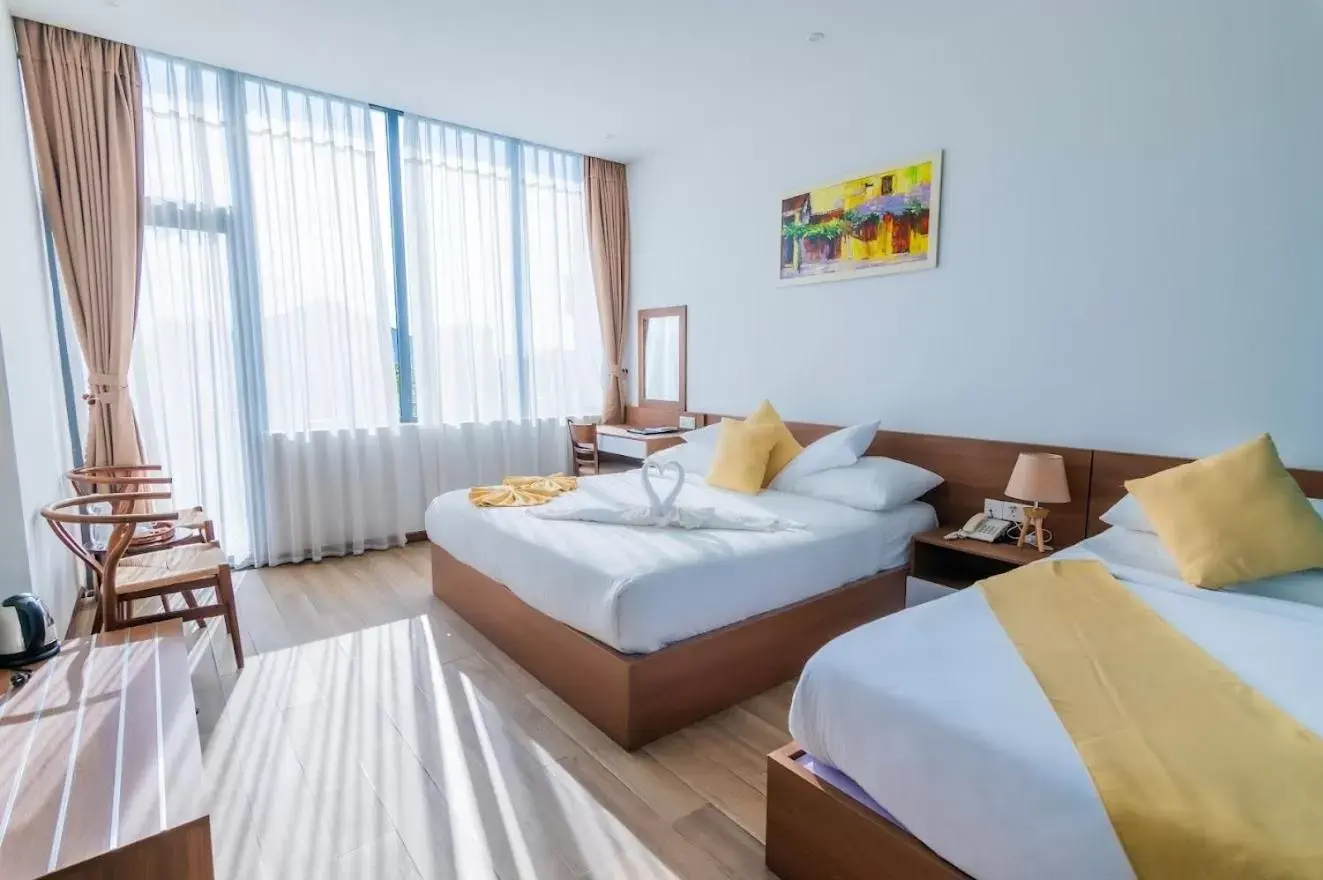 Photo of the whole room, Bed in Hoi An Majestic Villa