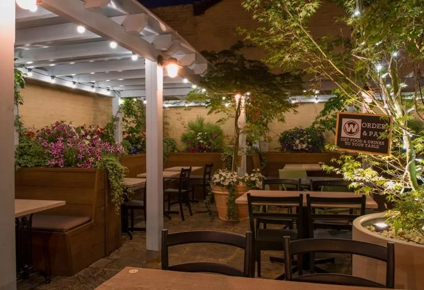 Restaurant/Places to Eat in The Swan Hotel Wetherspoon