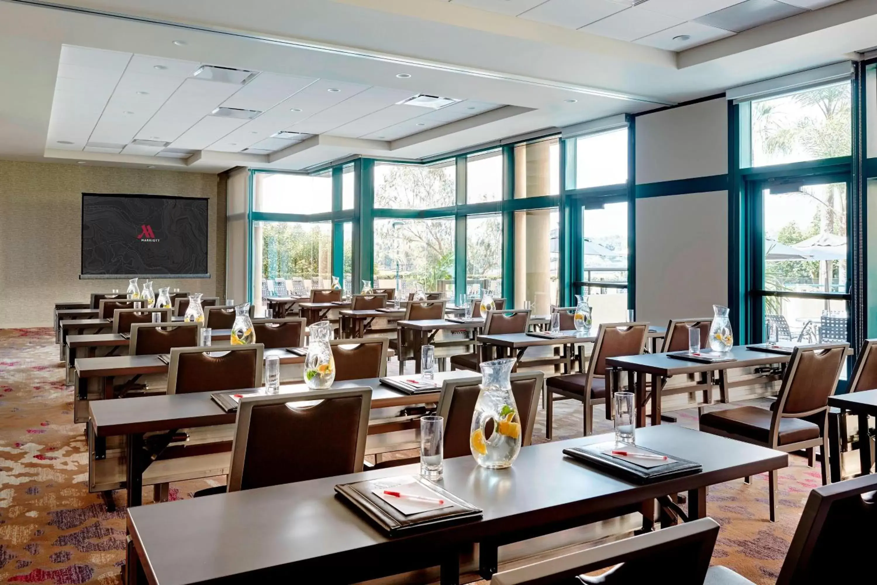 Meeting/conference room, Restaurant/Places to Eat in Newport Beach Marriott Bayview