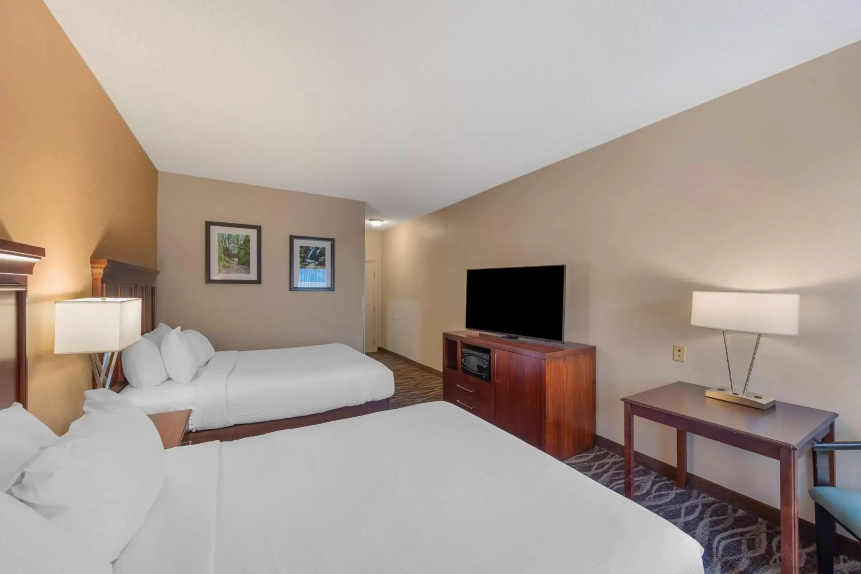 Bedroom, Bed in Best Western Plus Russellville Hotel & Suites