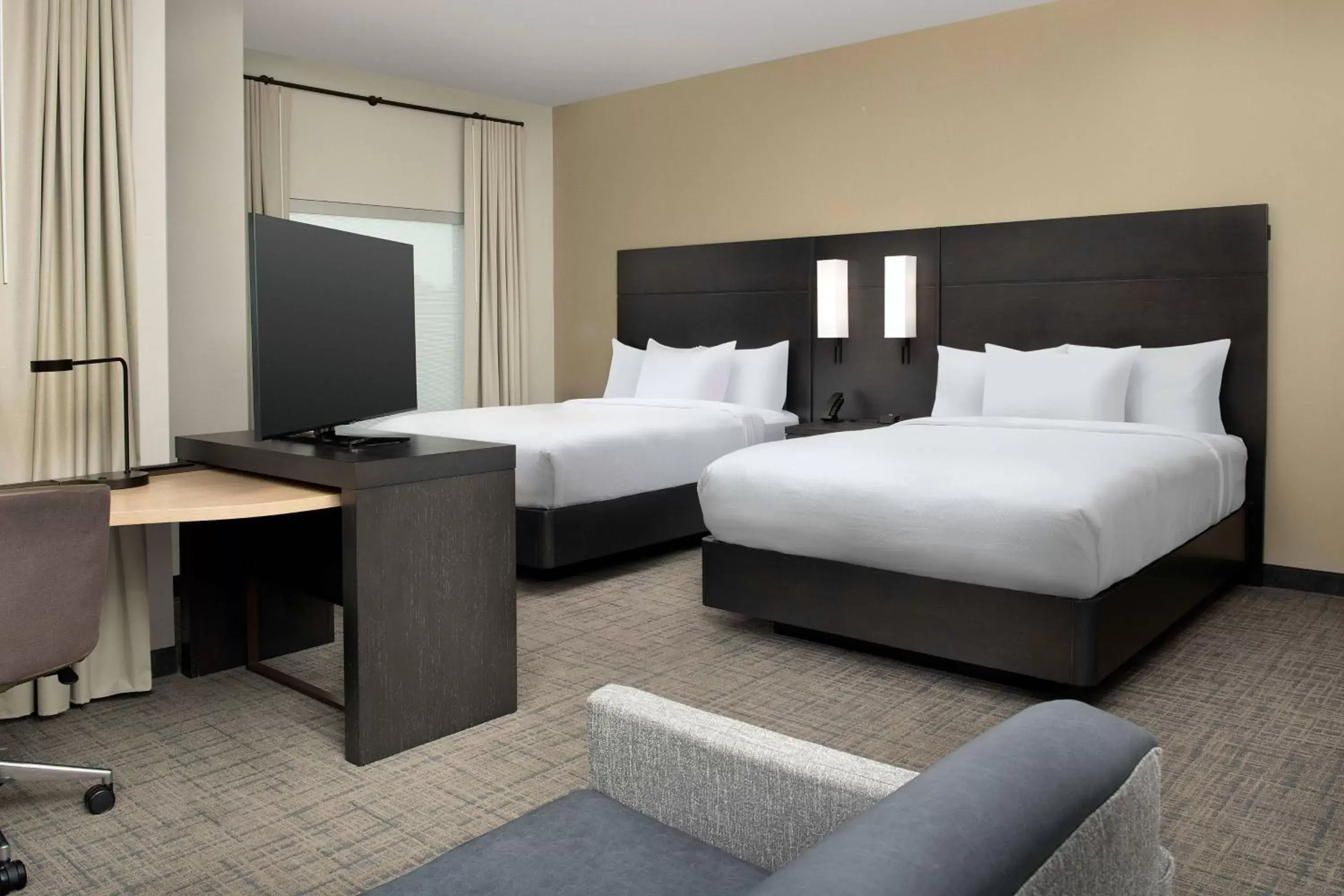 Photo of the whole room, Bed in Residence Inn Doral Mall Area
