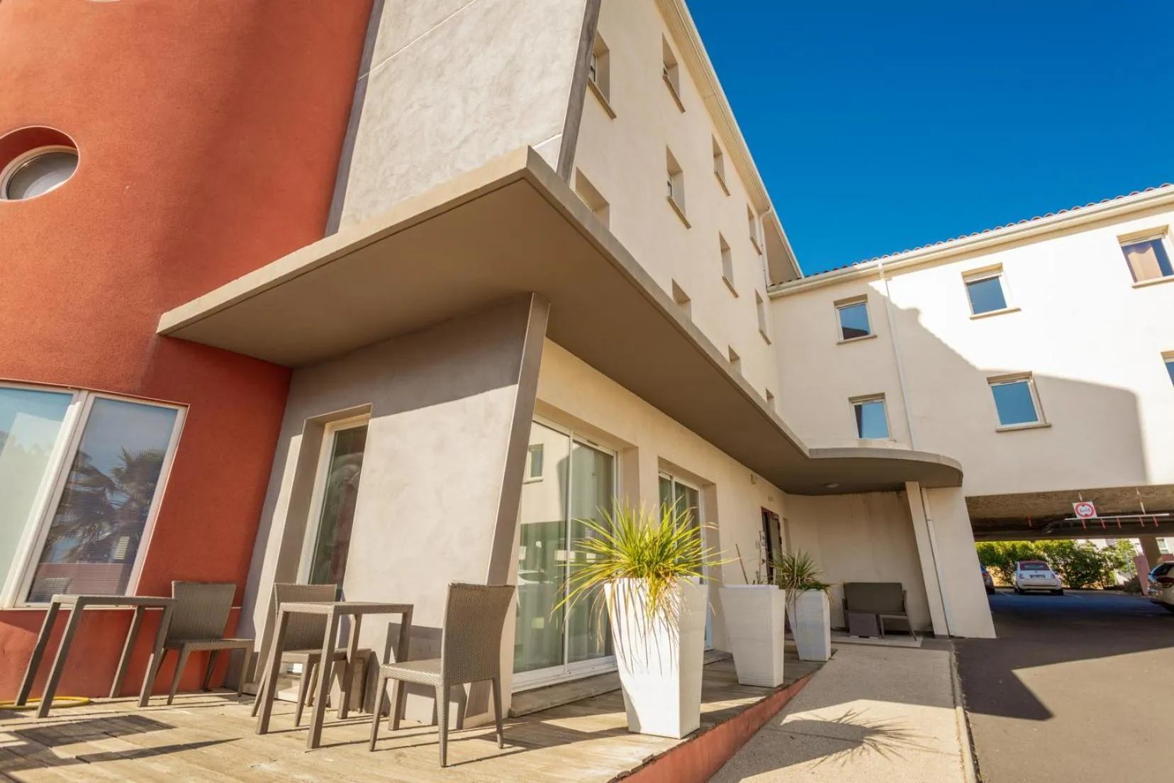 Facade/entrance in Hotel Grand Cap Rooftop Pool