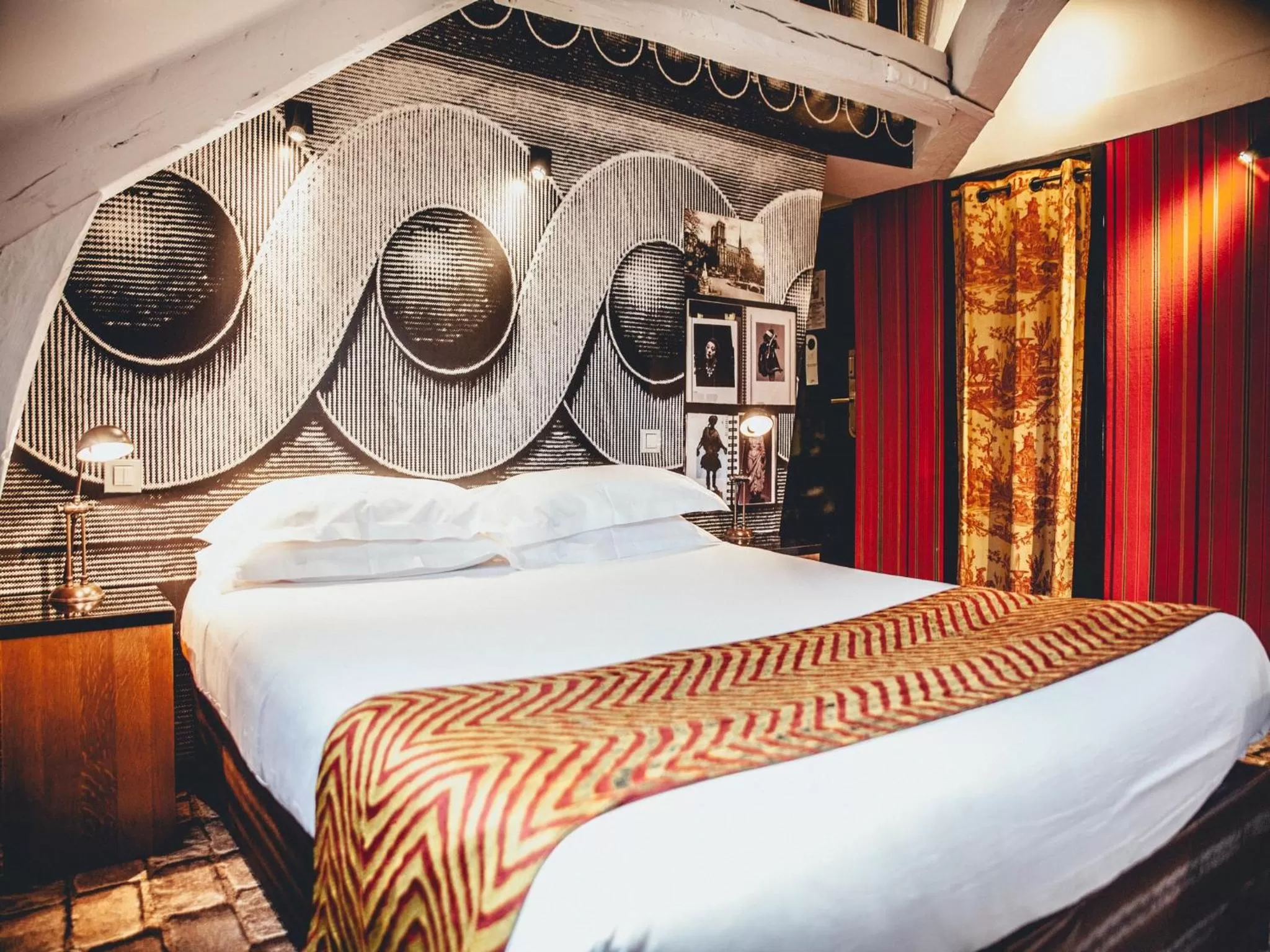 Bedroom, Bed in Hotel Le Notre Dame Saint Michel