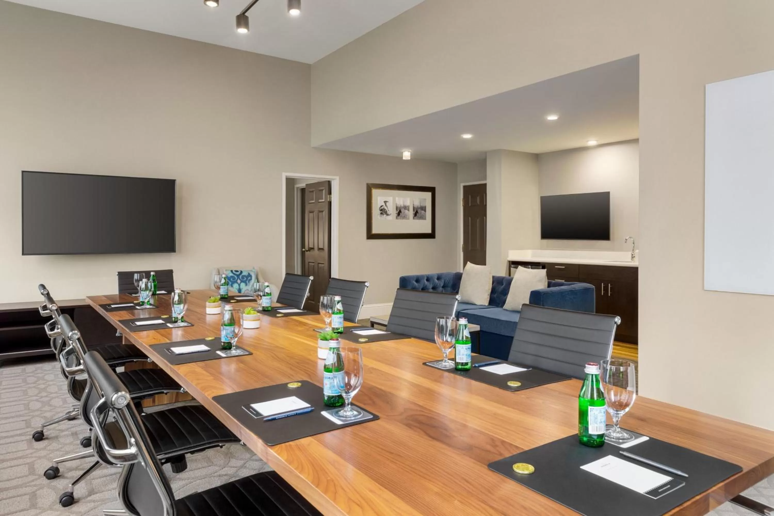 Bedroom in Magnolia Hotel Denver, a Tribute Portfolio Hotel