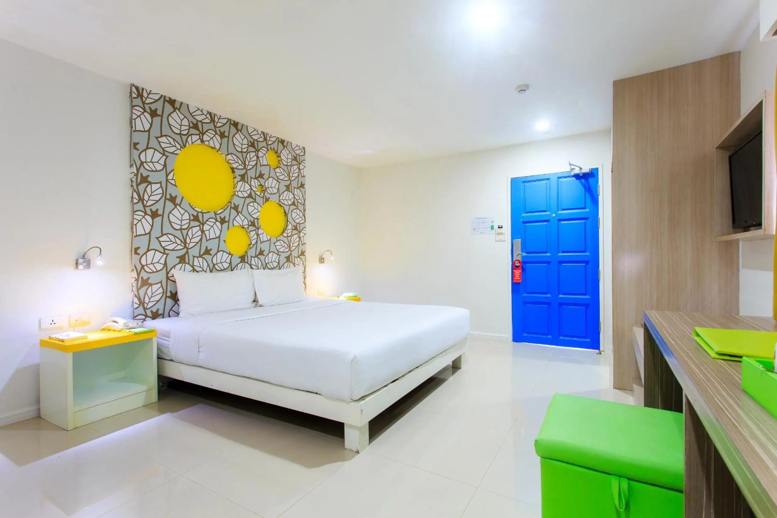 Photo of the whole room, Bed in Samui Verticolor