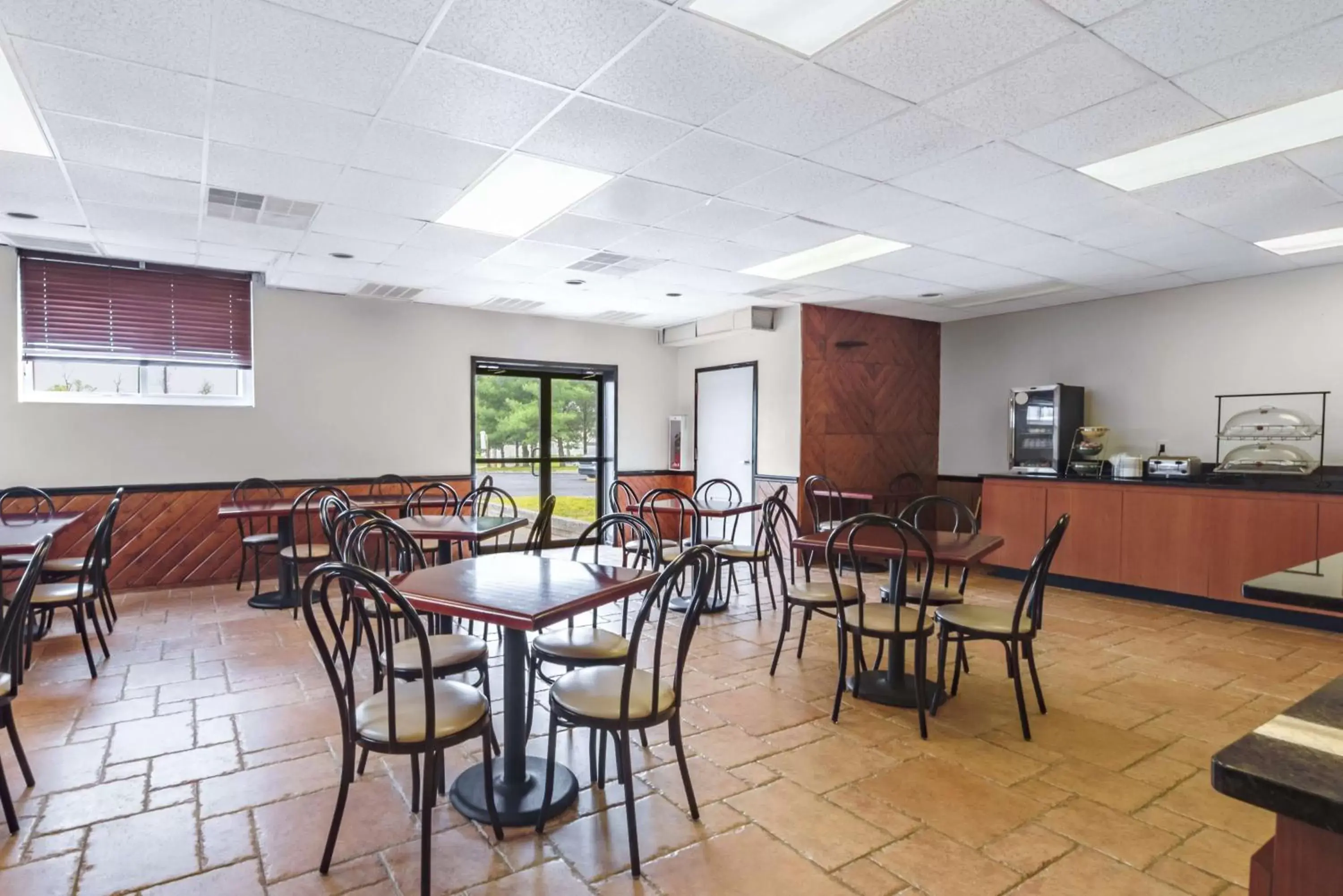 Breakfast in SureStay Plus Hotel by Best Western McGuire AFB Jackson Breakfast in SureStay Plus Hotel by Best Western McGuire AFB Jackson