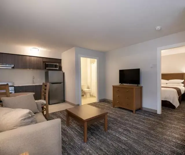 Two-Bedroom Suite in George Point Inn Two-Bedroom Suite in George Point Inn