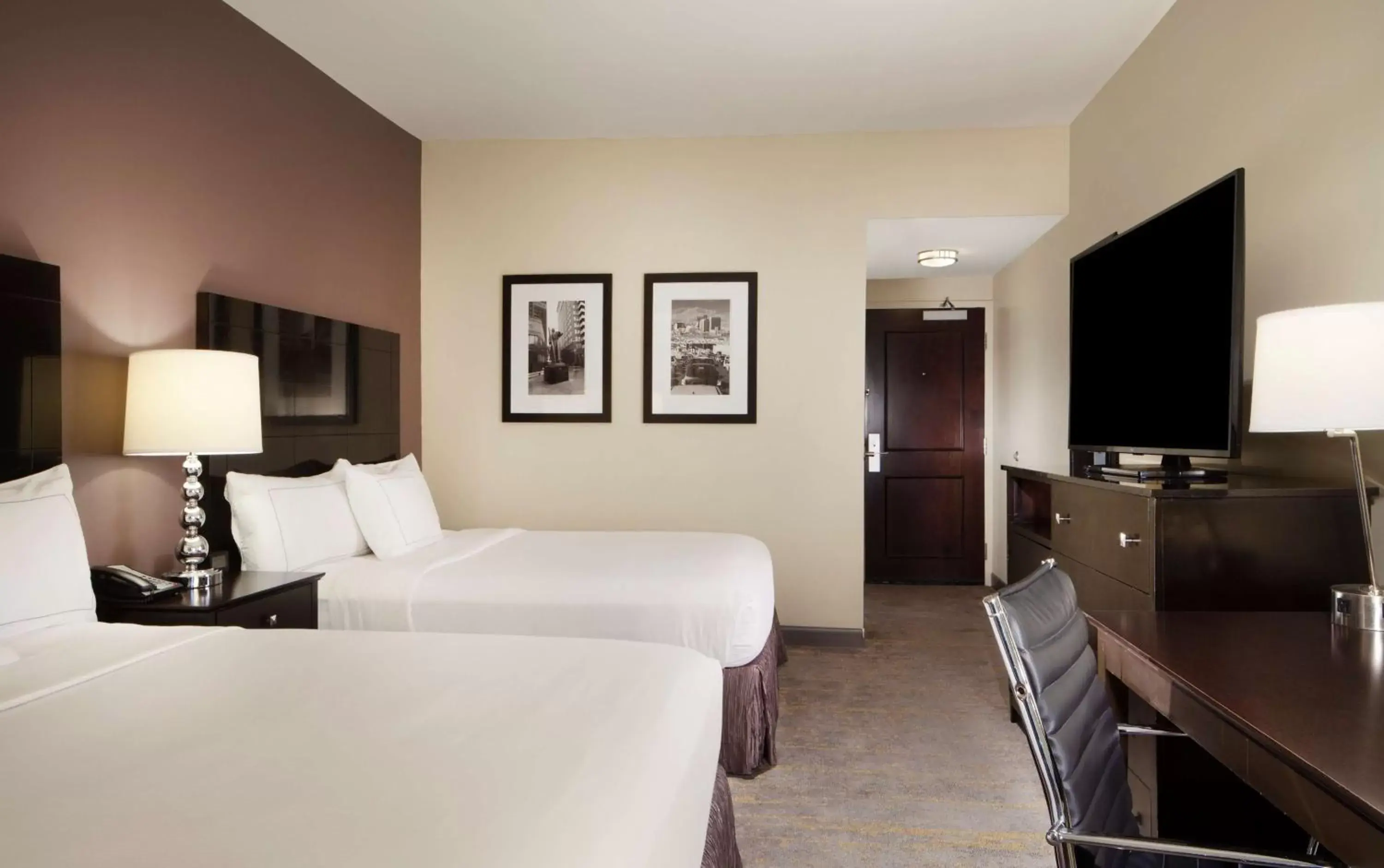 Bedroom, TV/Entertainment Center in DoubleTree by Hilton El Paso Downtown