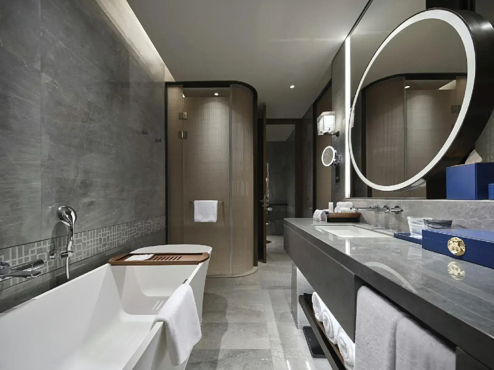 Bathroom in HUALUXE Nanjing Yangtze River, an IHG Hotel